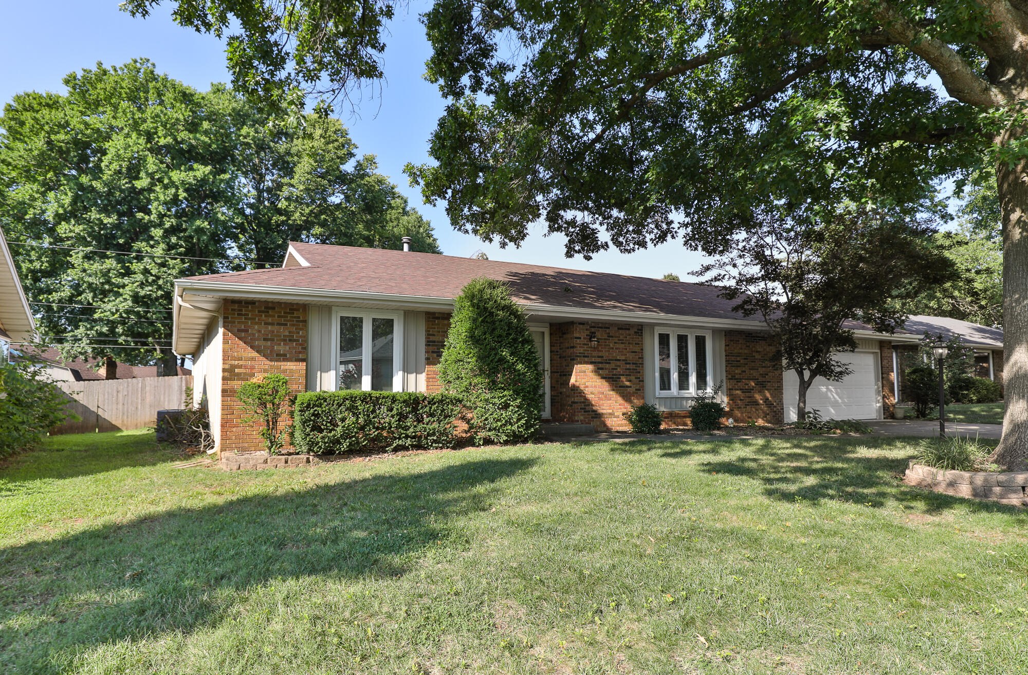 1536 E Hanover Street, Springfield, MO 65804 — photo 2