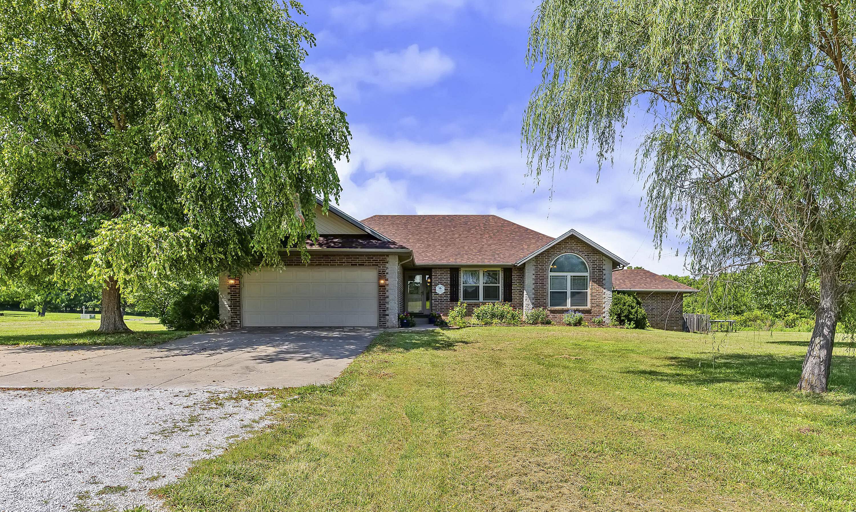 7103 W Farm Road 94 — photo
