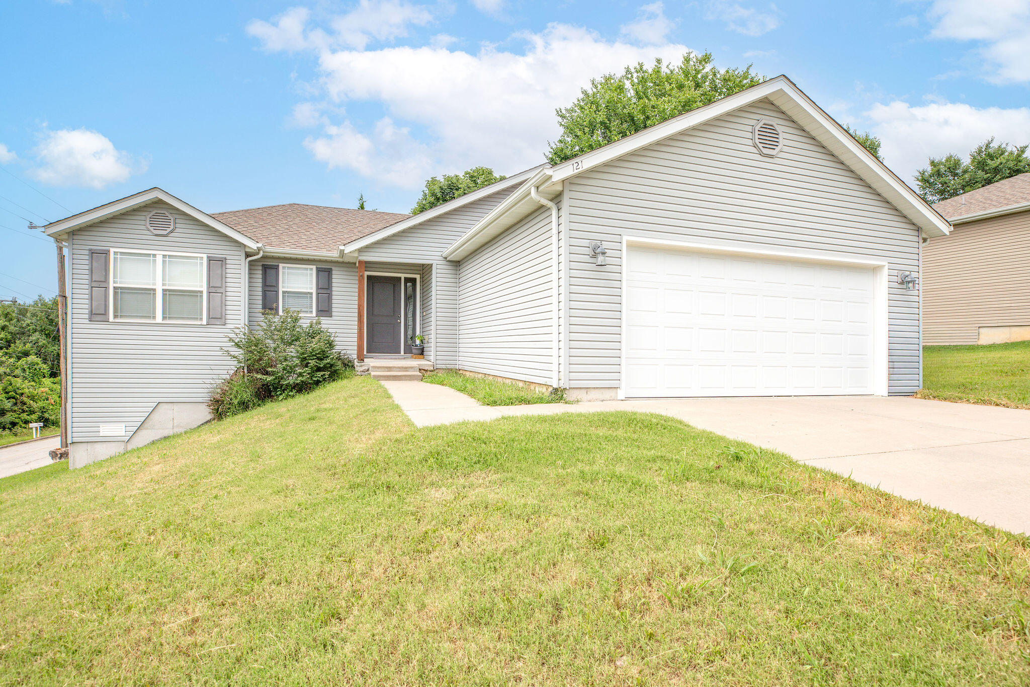 121 Daless Court — photo