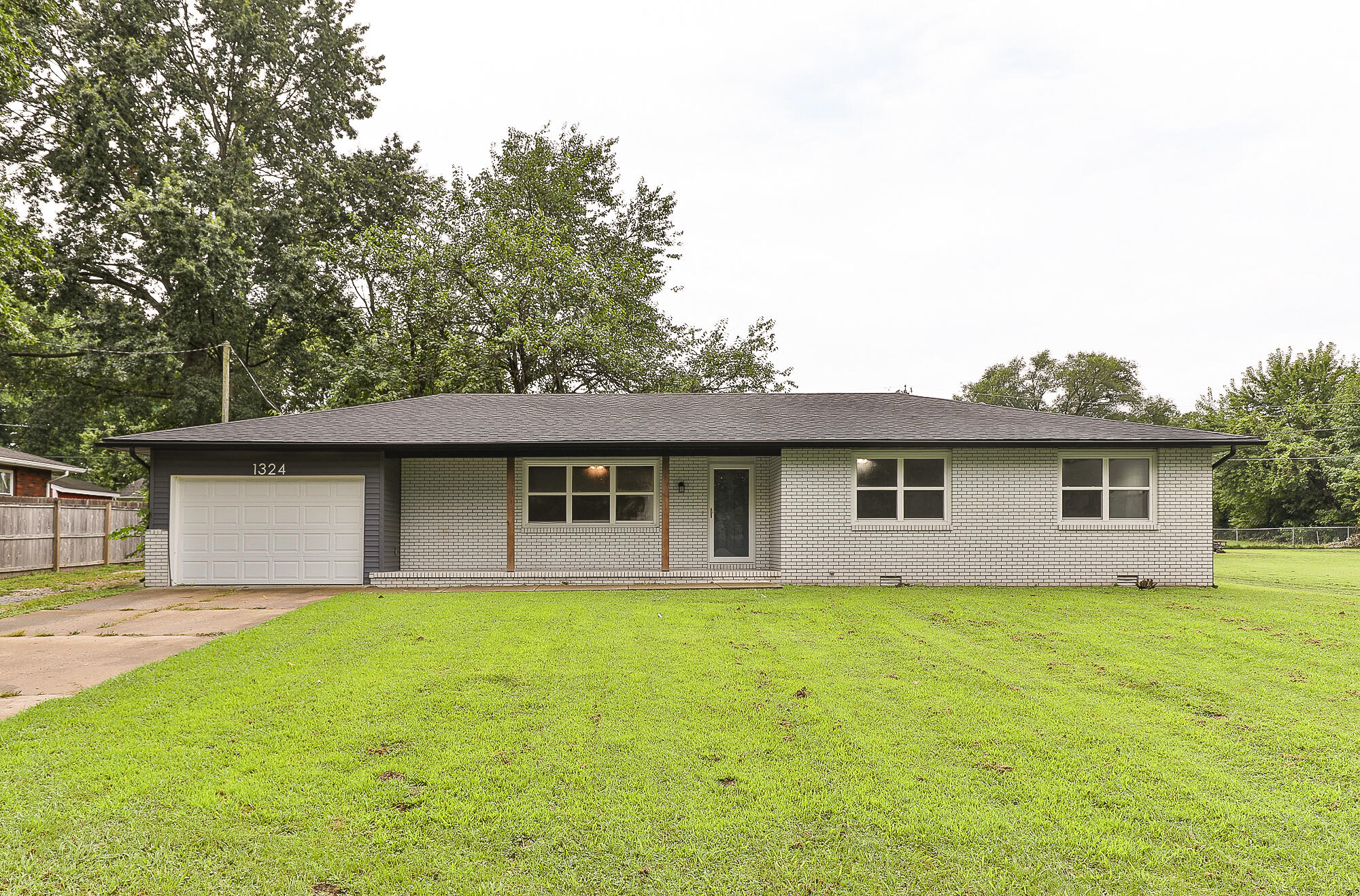 1324 E Lindon Street — photo