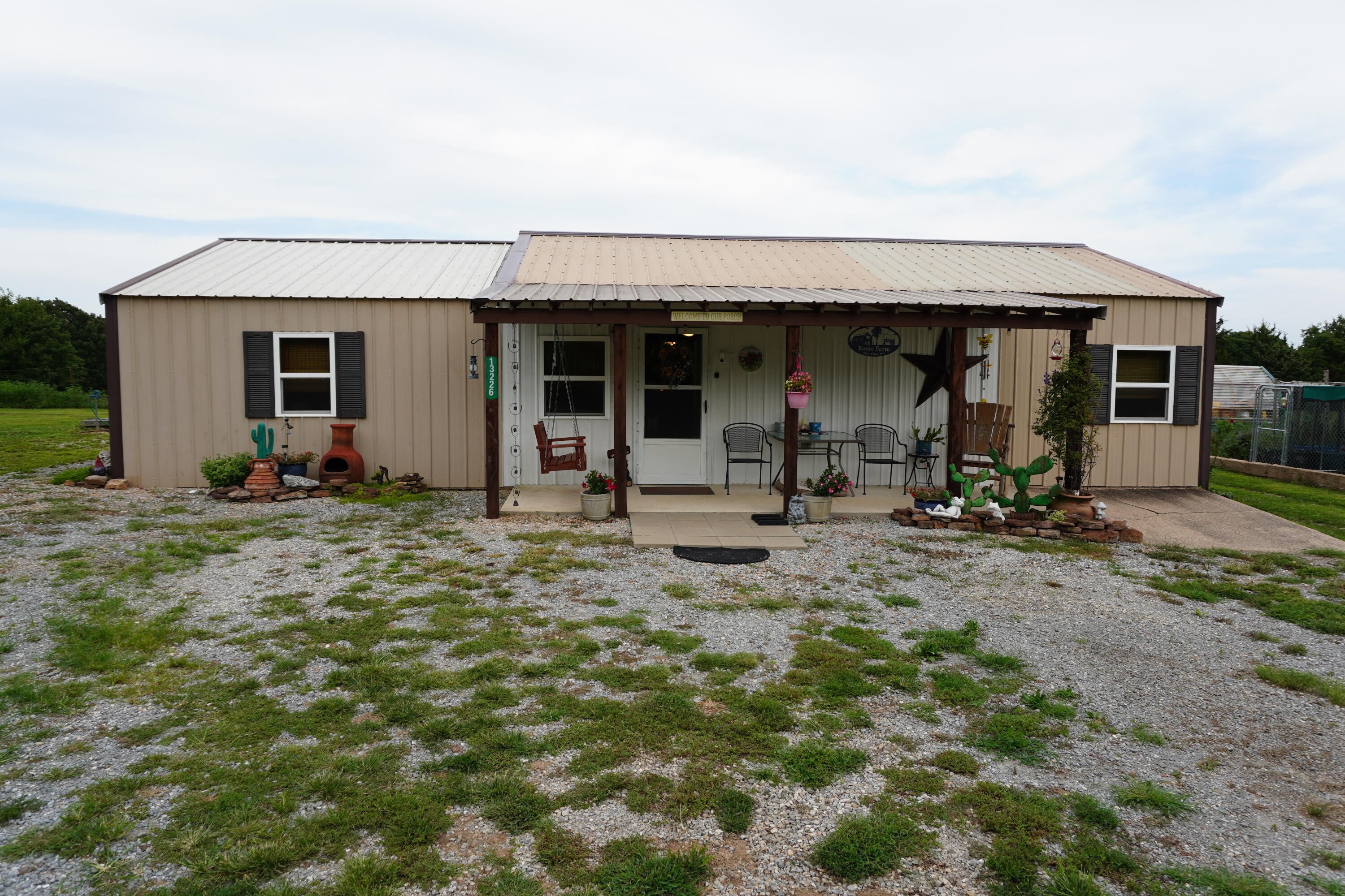13226 CR 437 — photo