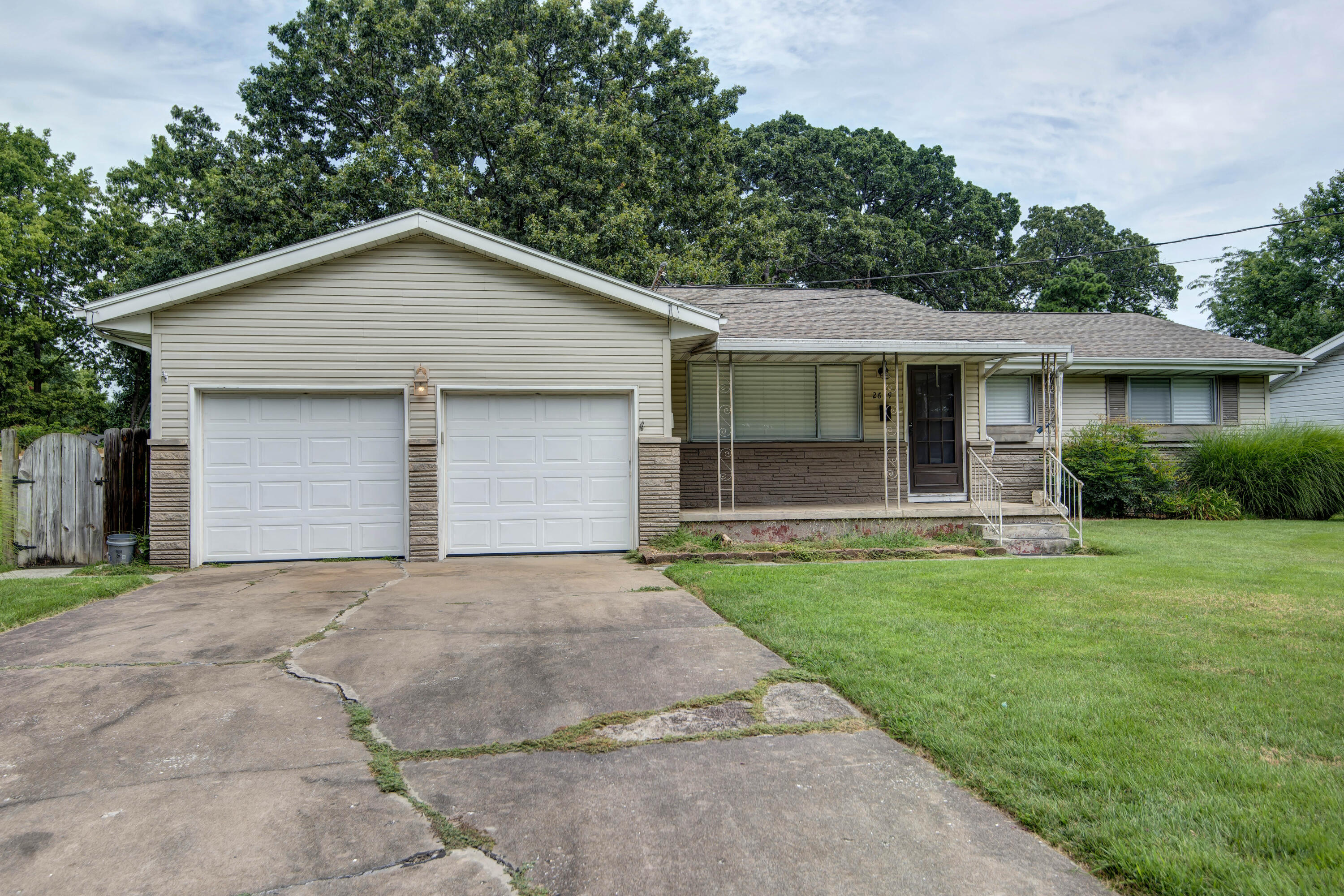 2619 E Stanford Street, Springfield, MO 65804