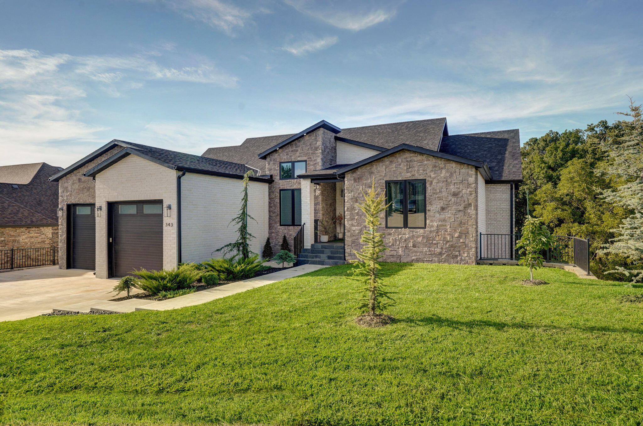 343 W Monarchwood Drive — photo