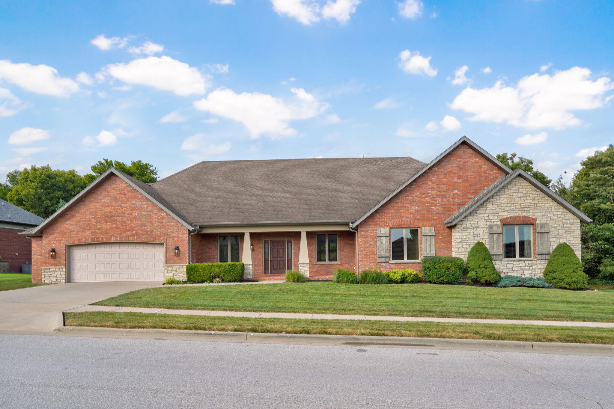 2816 S Ranch Drive, Springfield, MO 65809