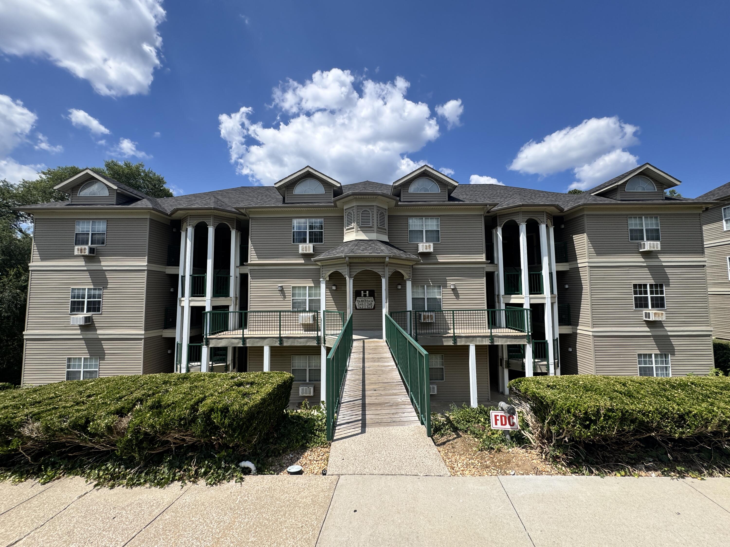 813 Holiday Ridge 1 — photo