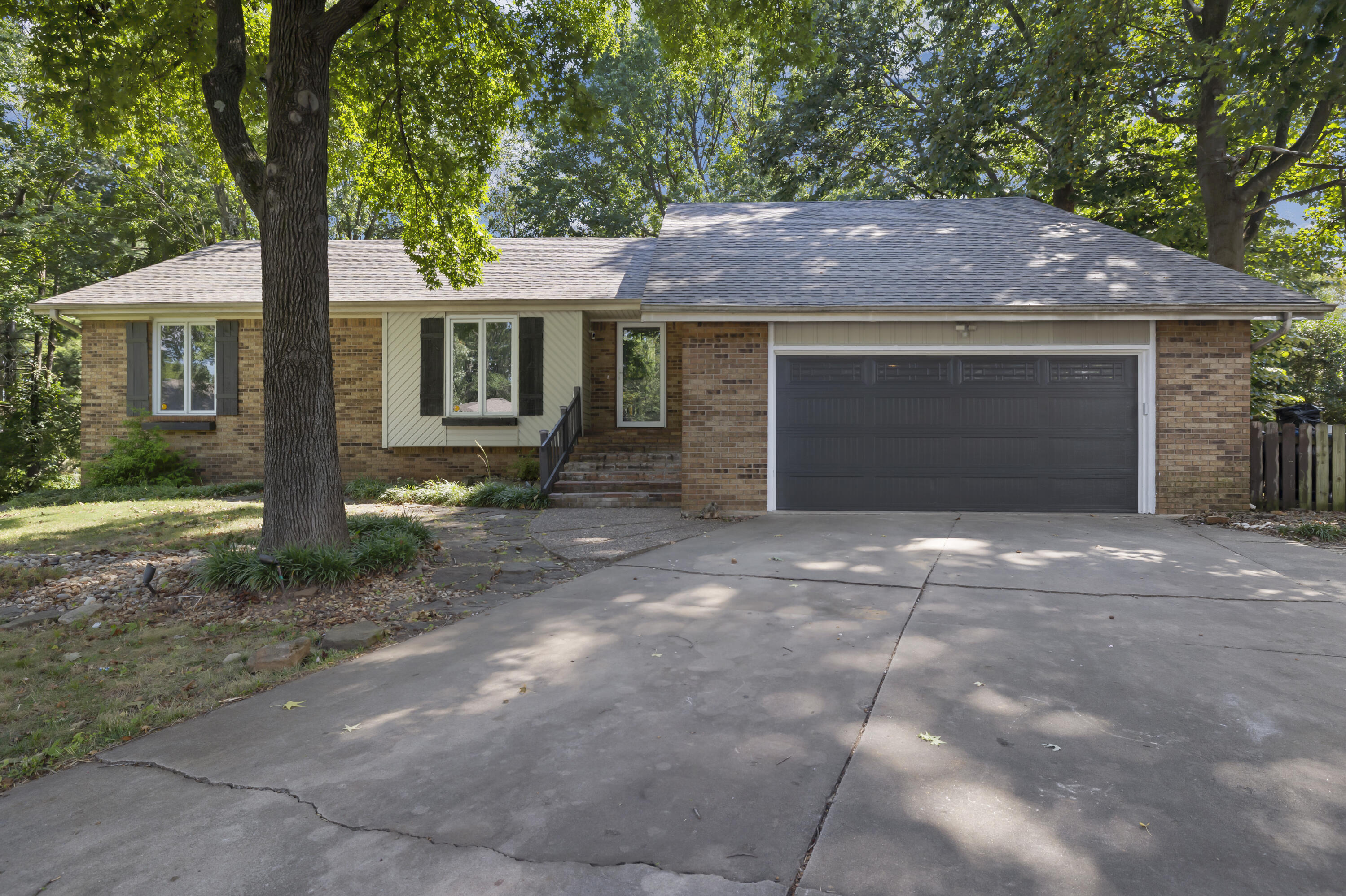4663 S Roubidoux Place, Springfield, MO 65804 — photo 2