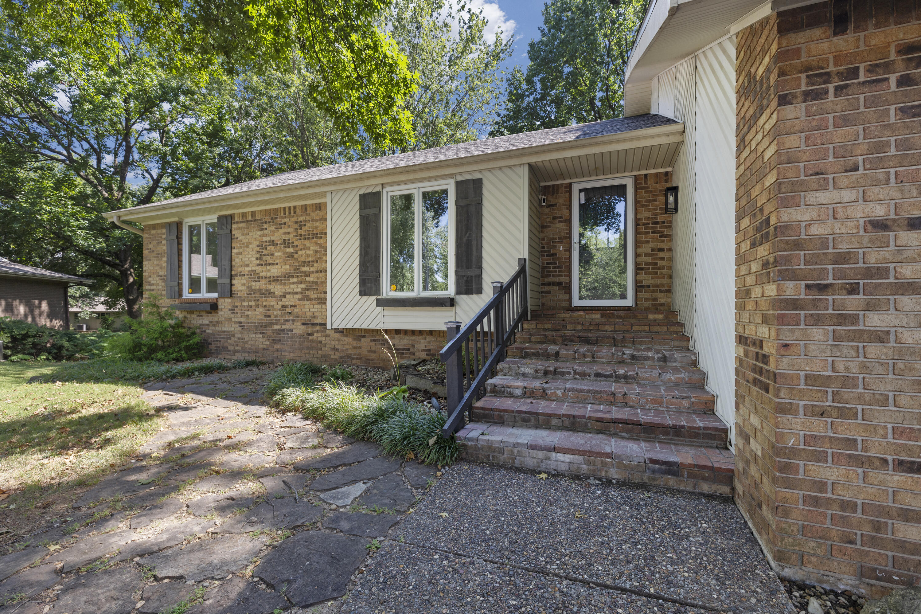 4663 S Roubidoux Place, Springfield, MO 65804 — photo 3
