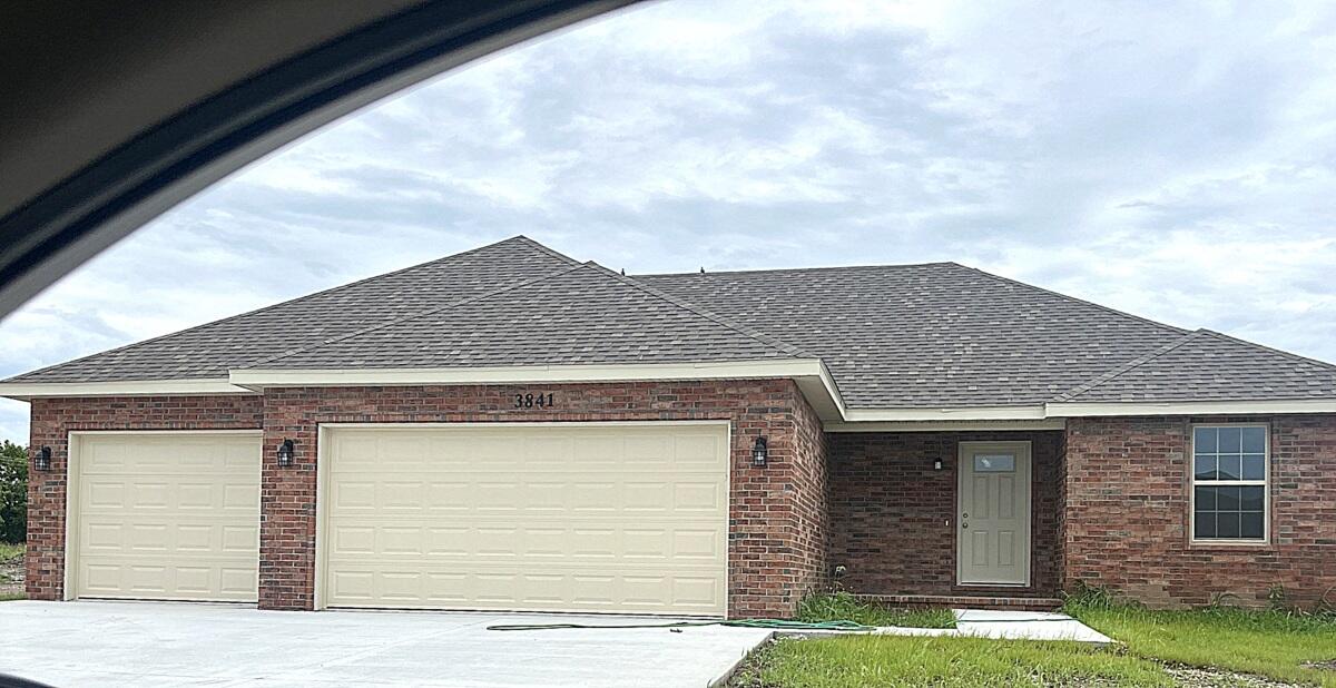 3841 W Riley Street, Bolivar, MO 65613