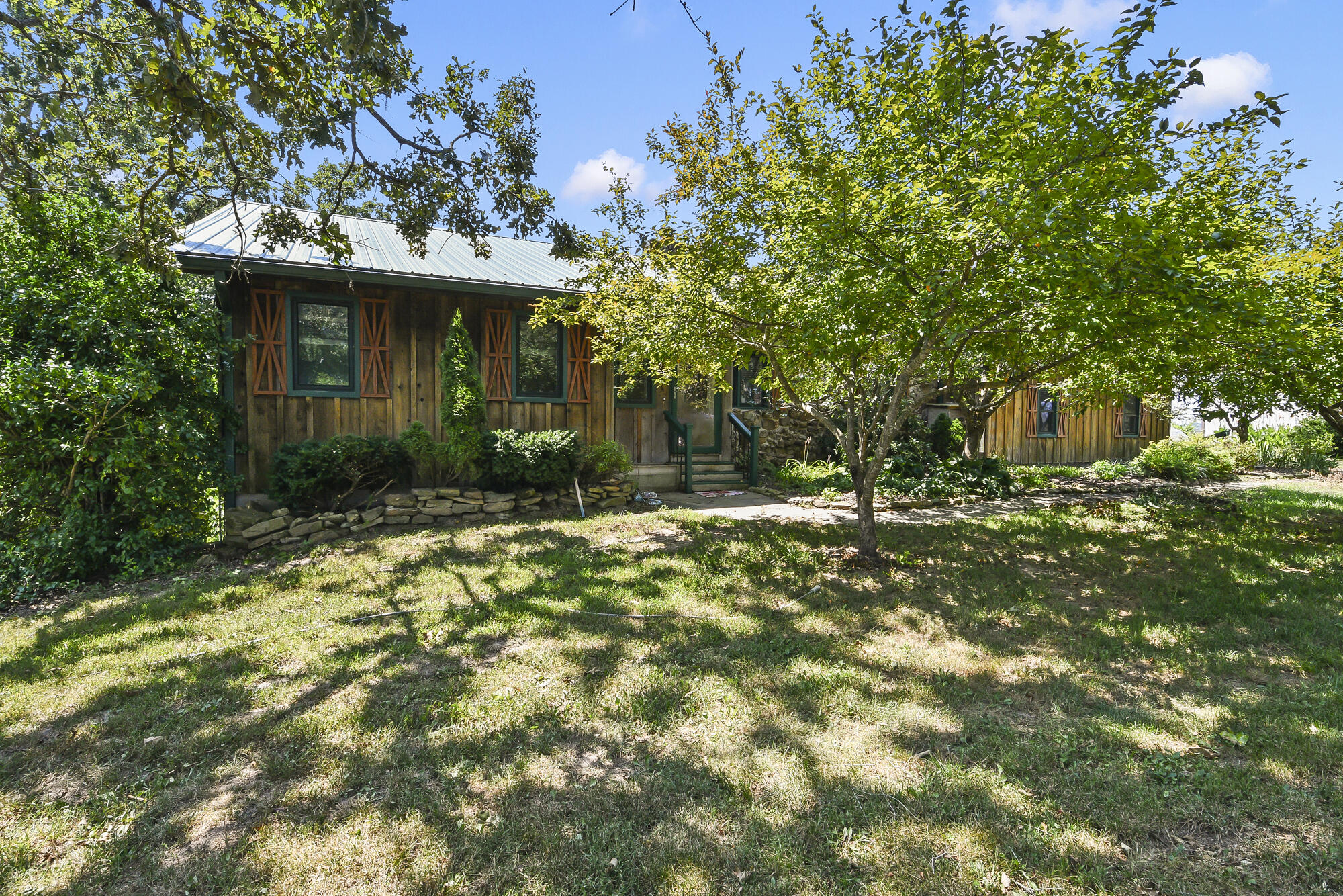 6421 Lawson Road — photo