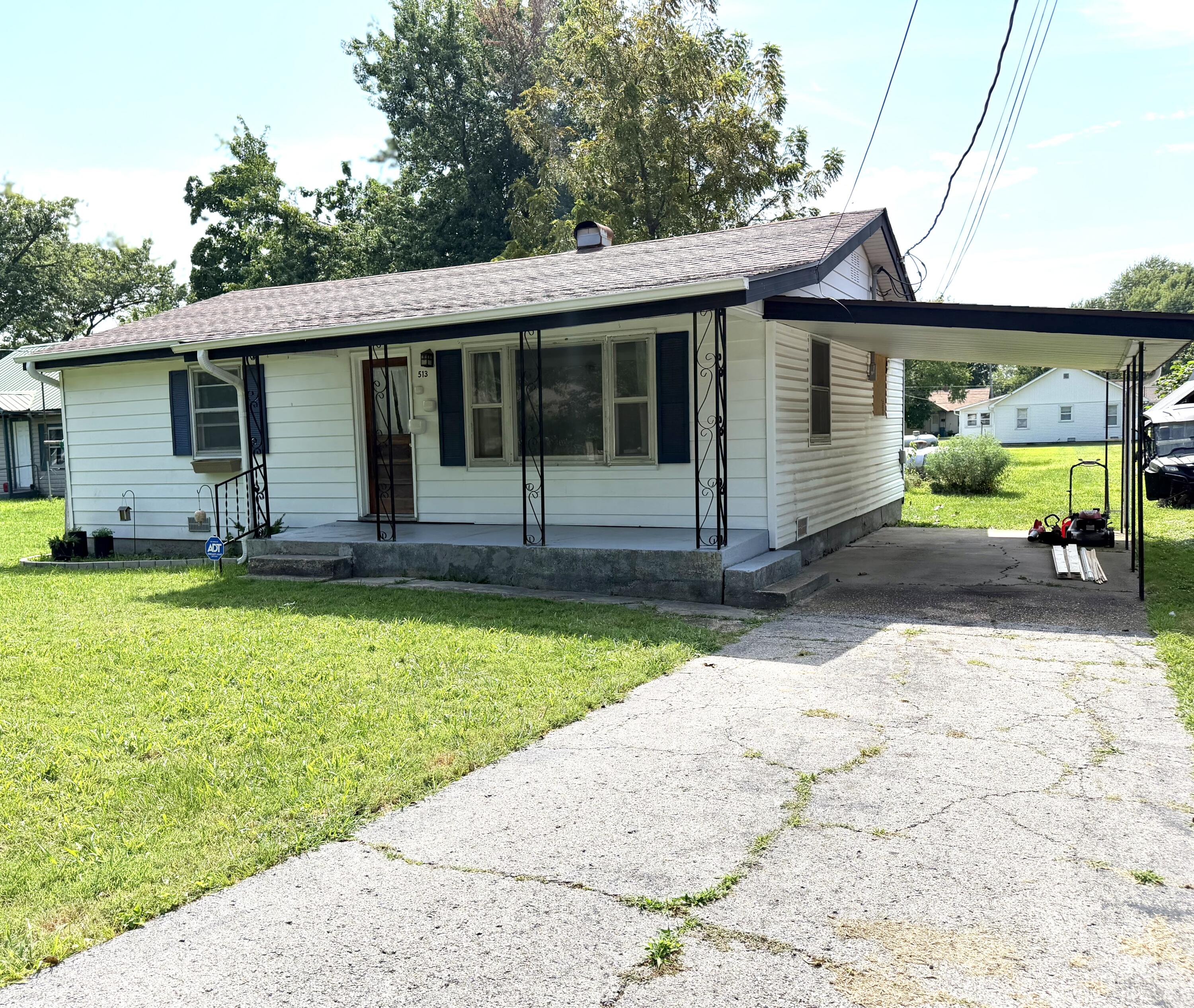 513 S Elm Street — photo