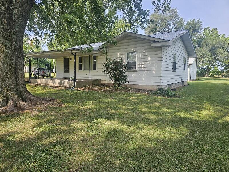 3117 N Farm Road 123 — photo