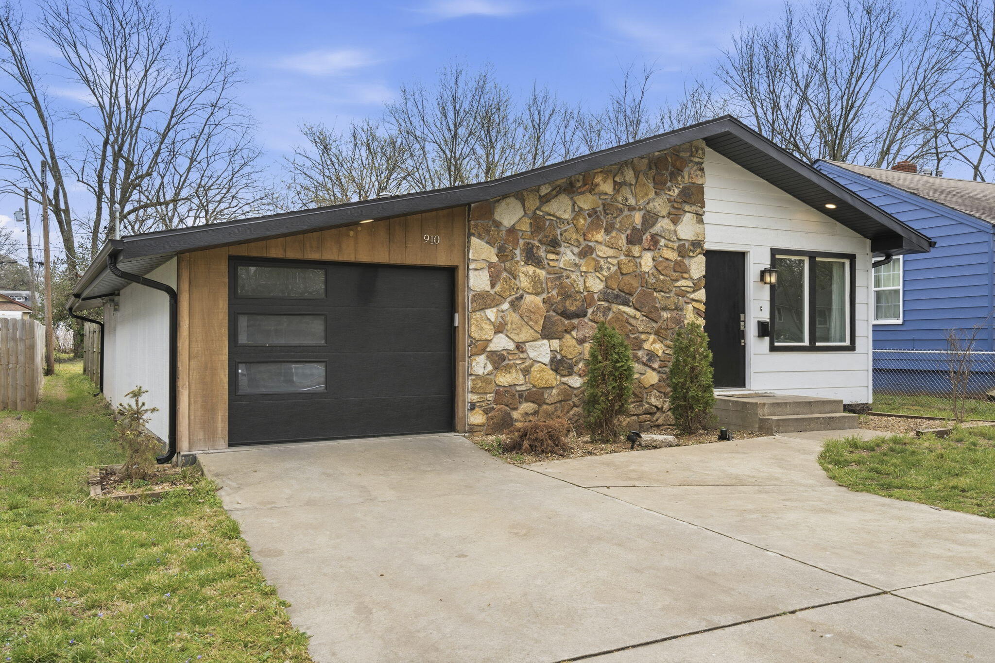 910 S Nettleton Avenue, Springfield, MO 65806 — photo 2