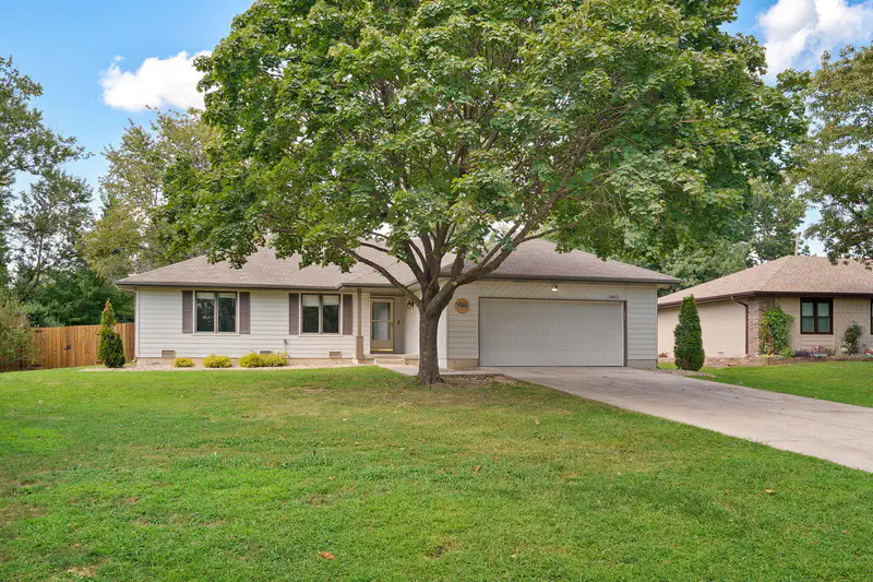 4851 E Weeping Willow Lane — photo