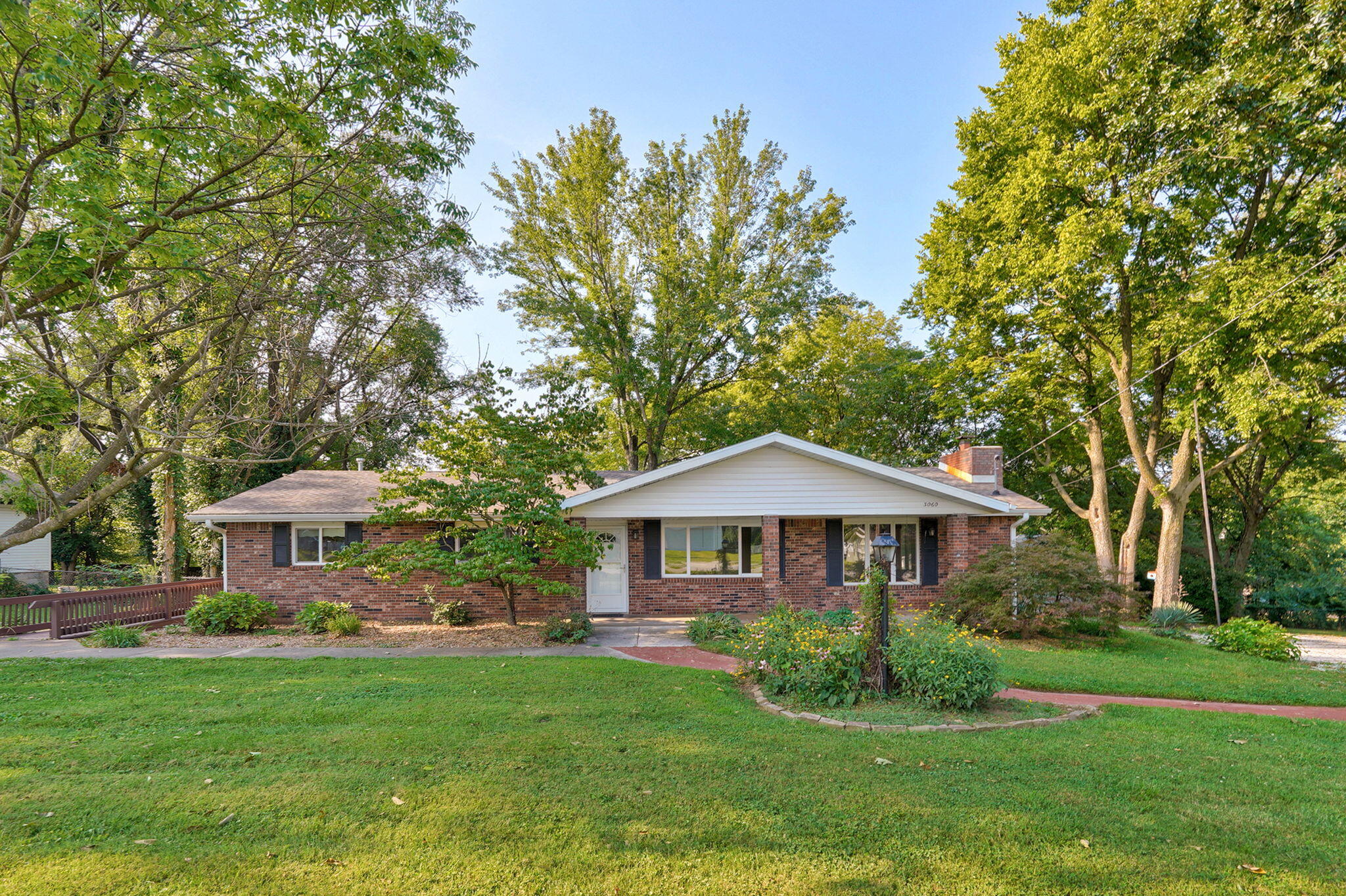 3060 E Gasconade Street, Springfield, MO 65804 — photo 2