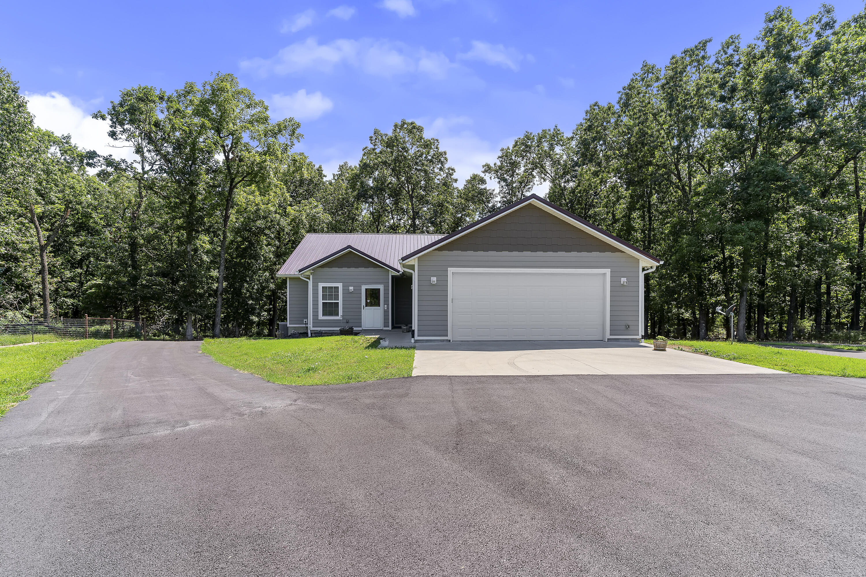 9318 E Farm Rd 112 — photo