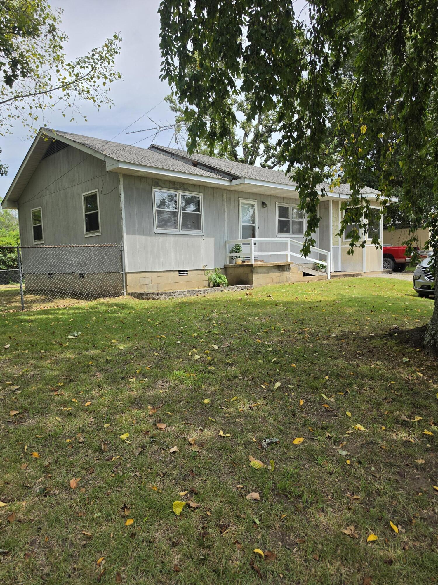 557 Missouri 181 — photo