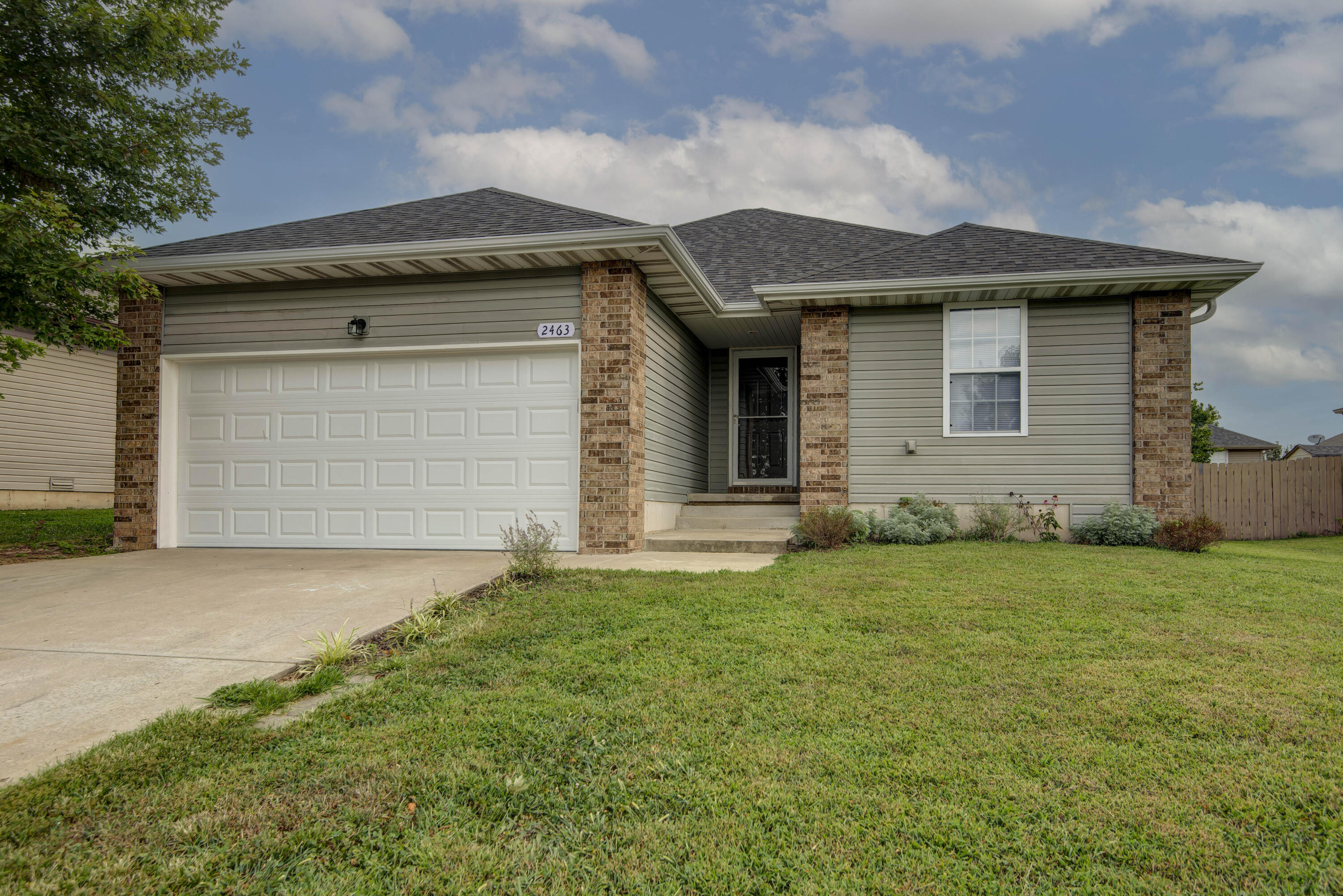 2463 W Cedar Creek Drive — photo