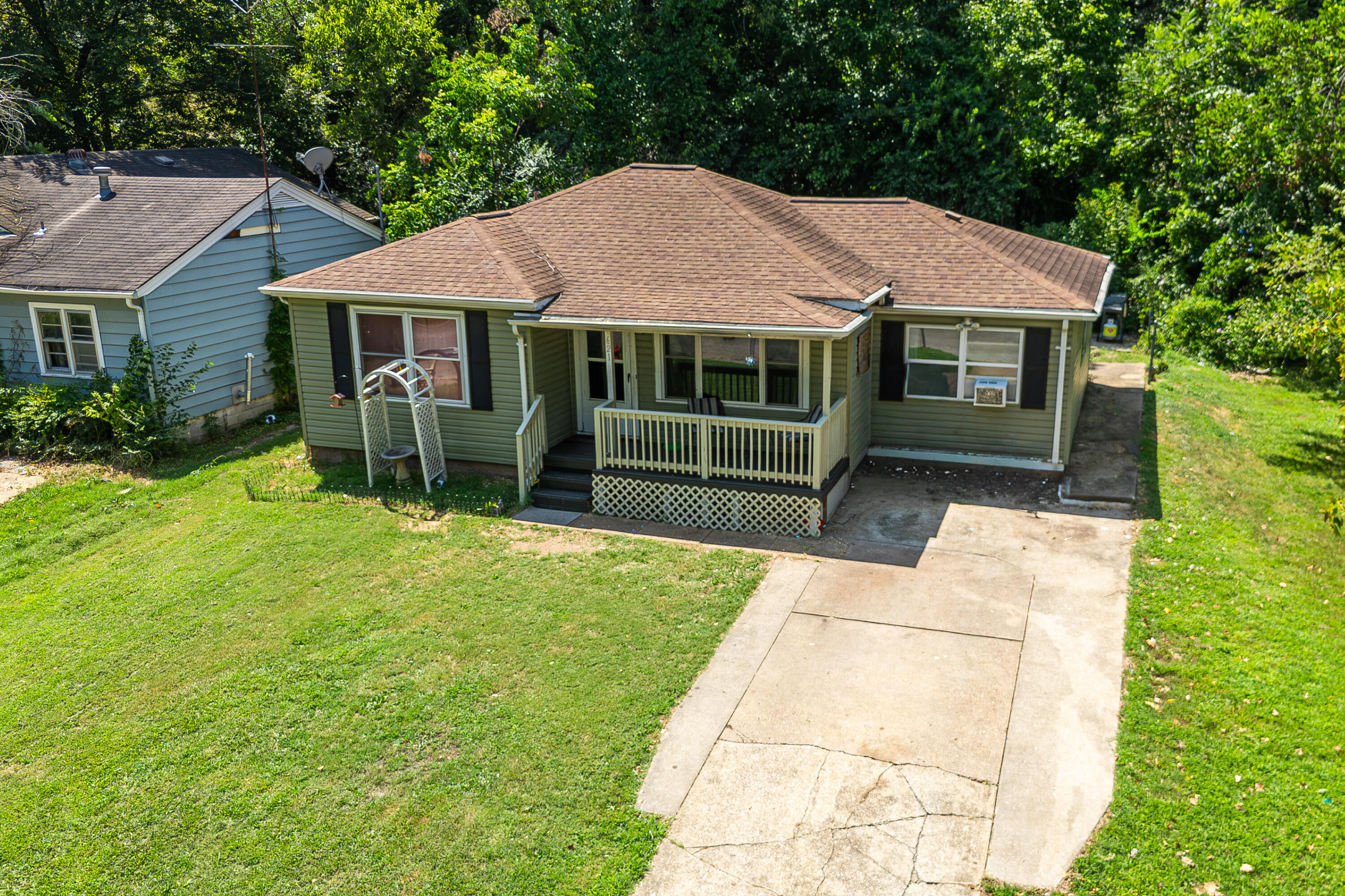 621 Eiserman Avenue, Branson, MO 65616 — photo 2