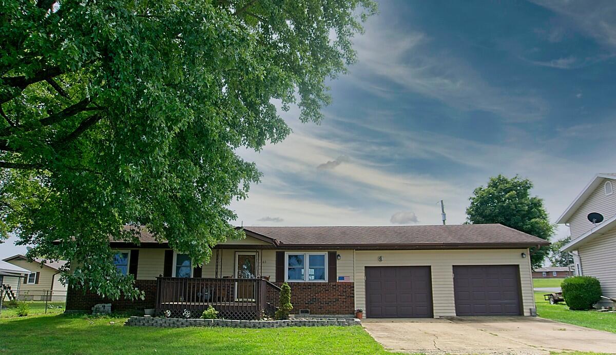 103 E Willow Street — photo