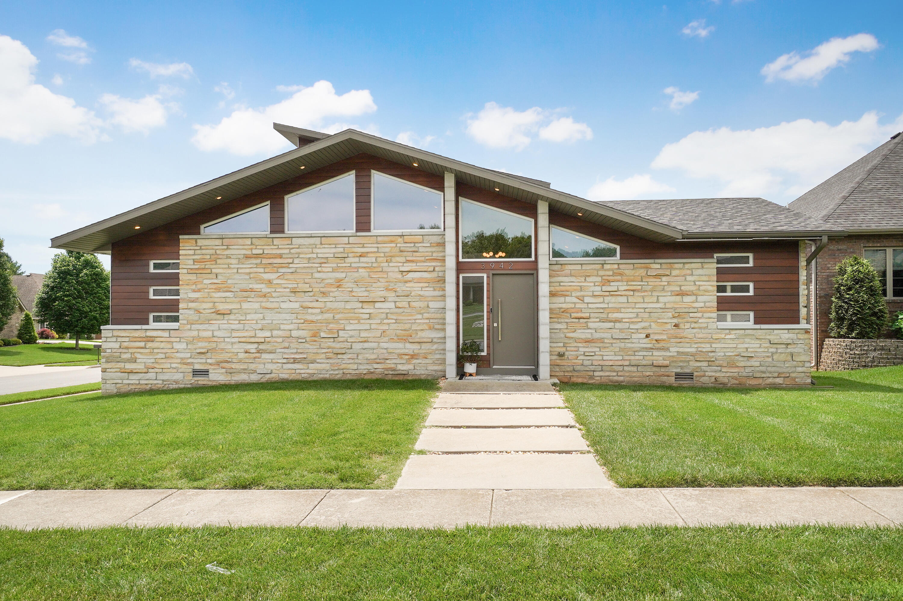 3942 E Rosebrier Street, Springfield, MO 65809