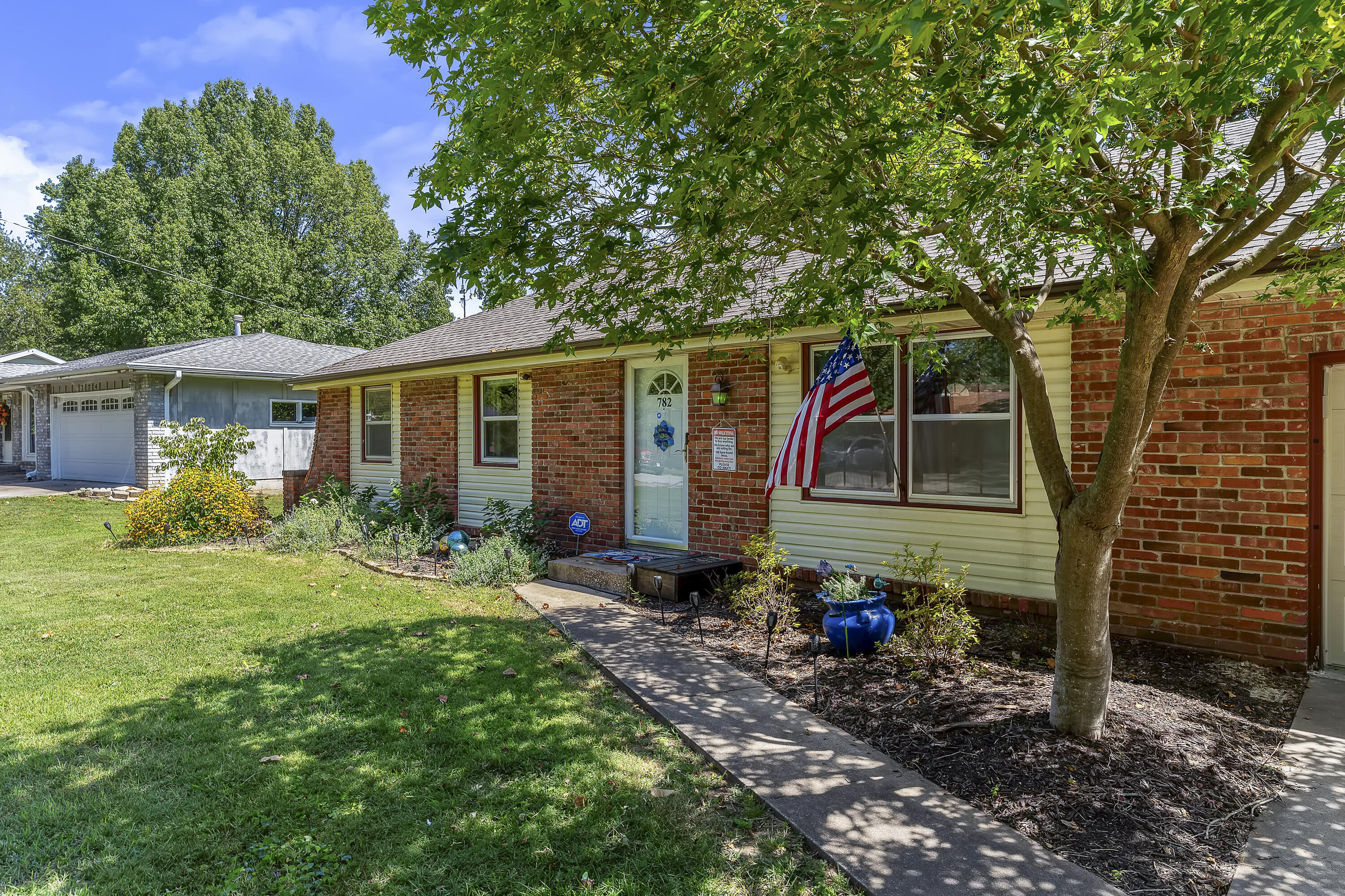 782 W Deerfield Street — photo