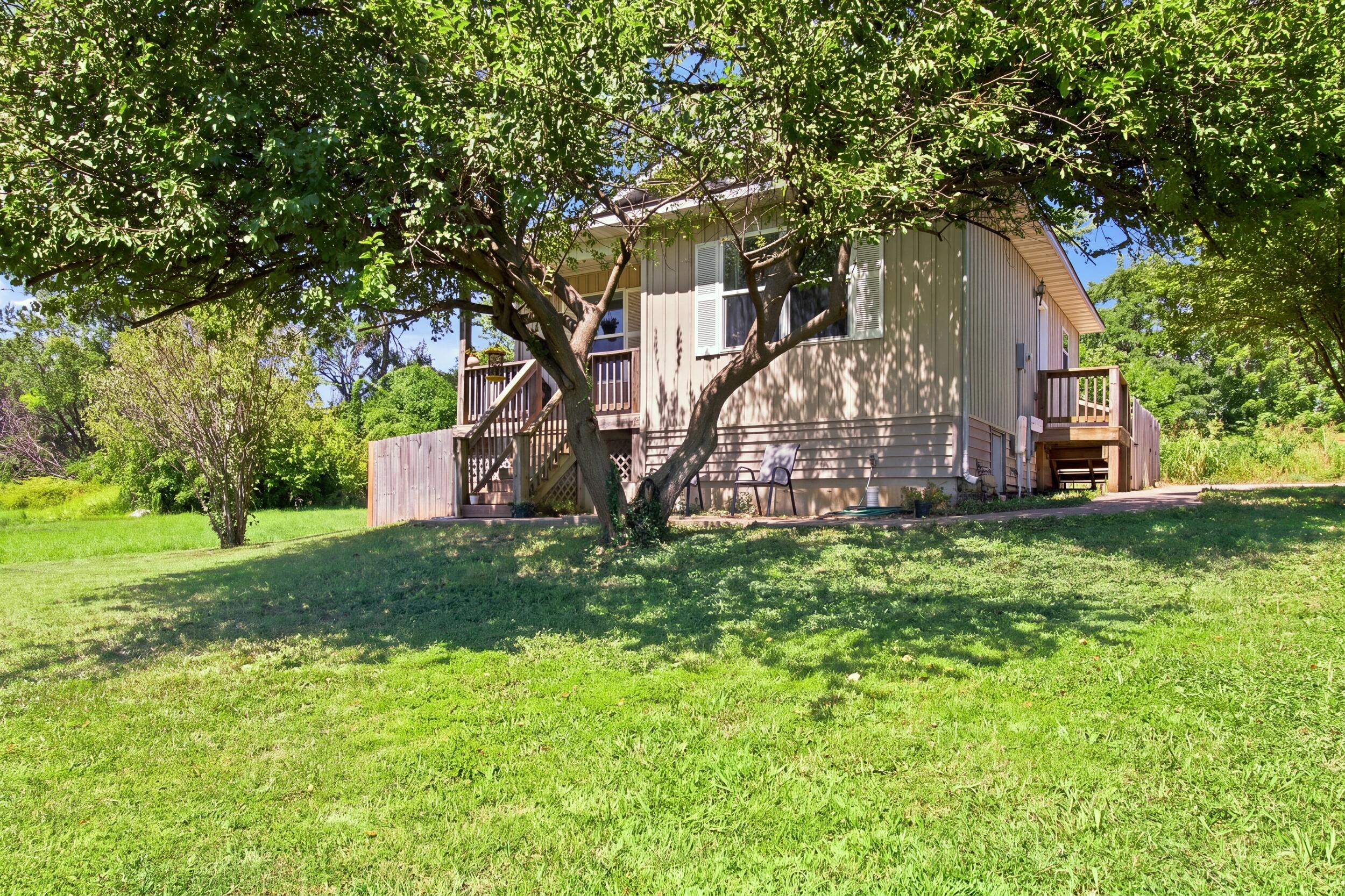 2217 W Volunteer Way — photo