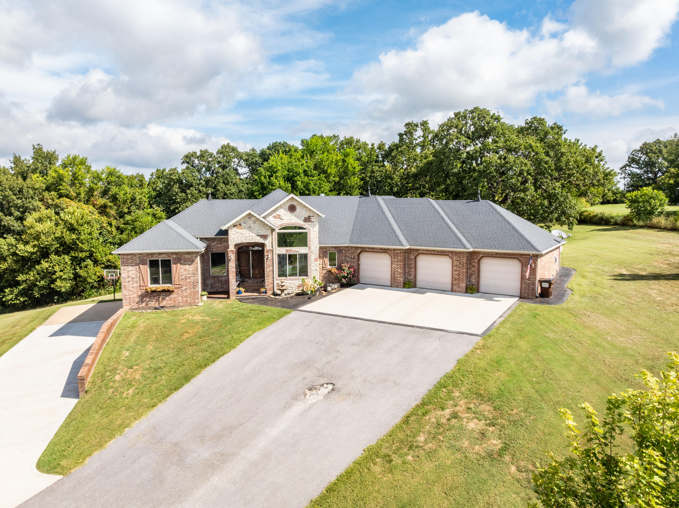 11423 Benjamin, Republic, MO 65738 — photo 2