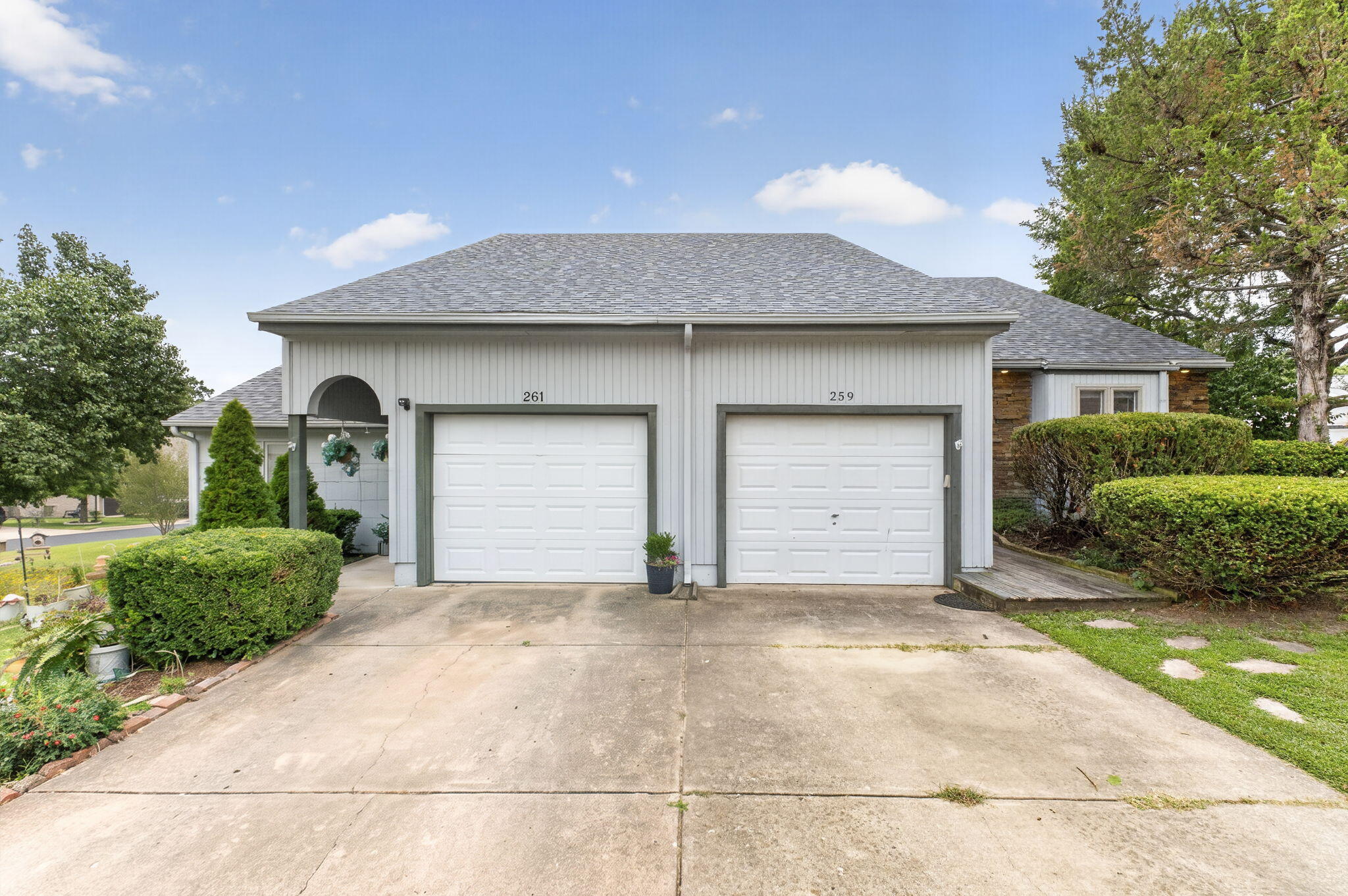 259 Buckingham Drive — photo