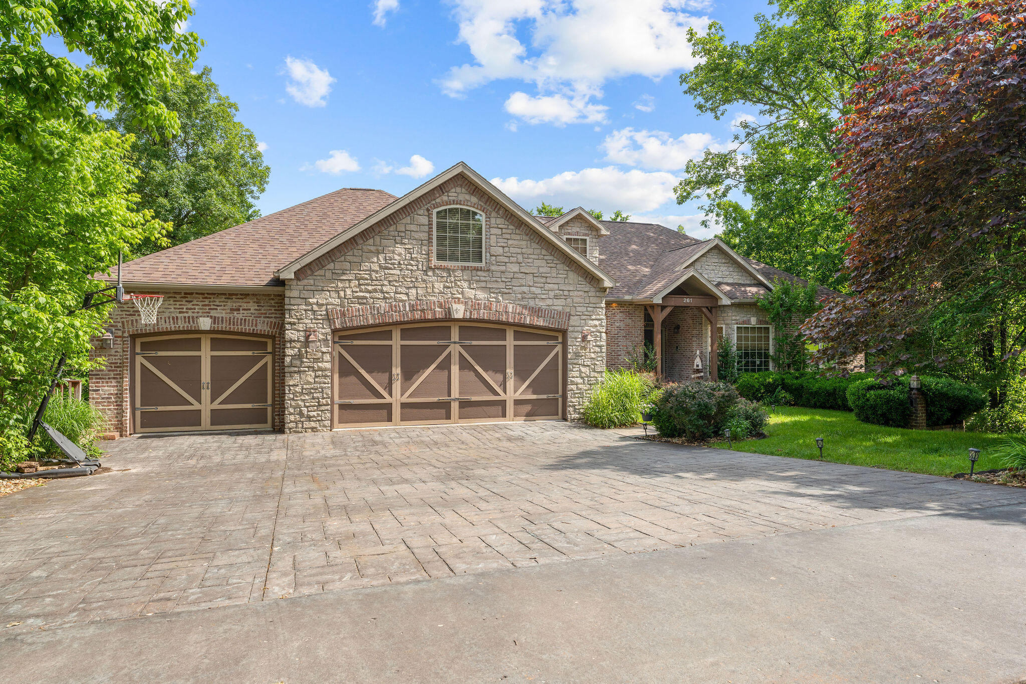261 Country Bluff Drive — photo