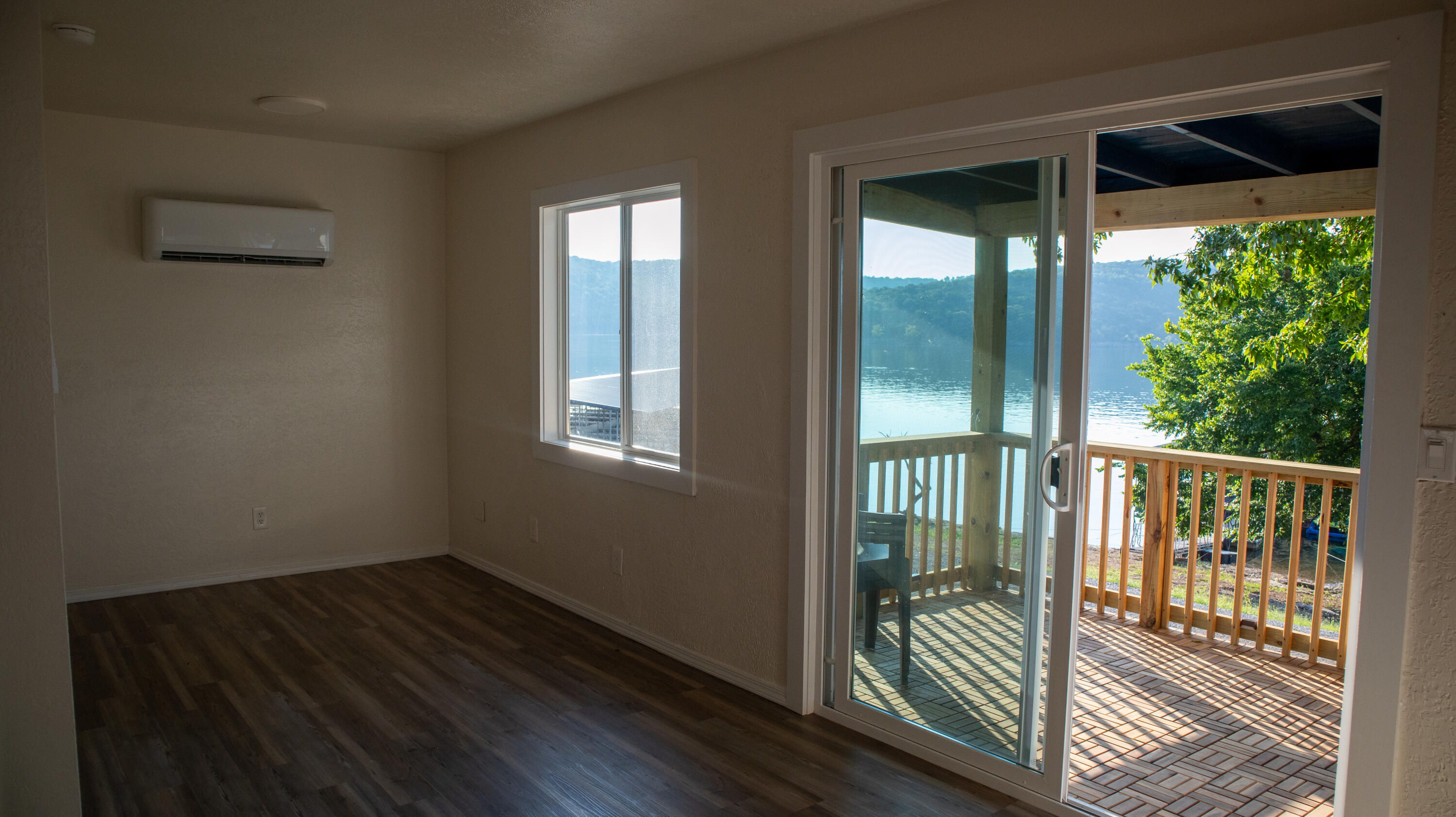 585 Tom Turkey Circle, Reeds Spring, MO 65737 — photo 2