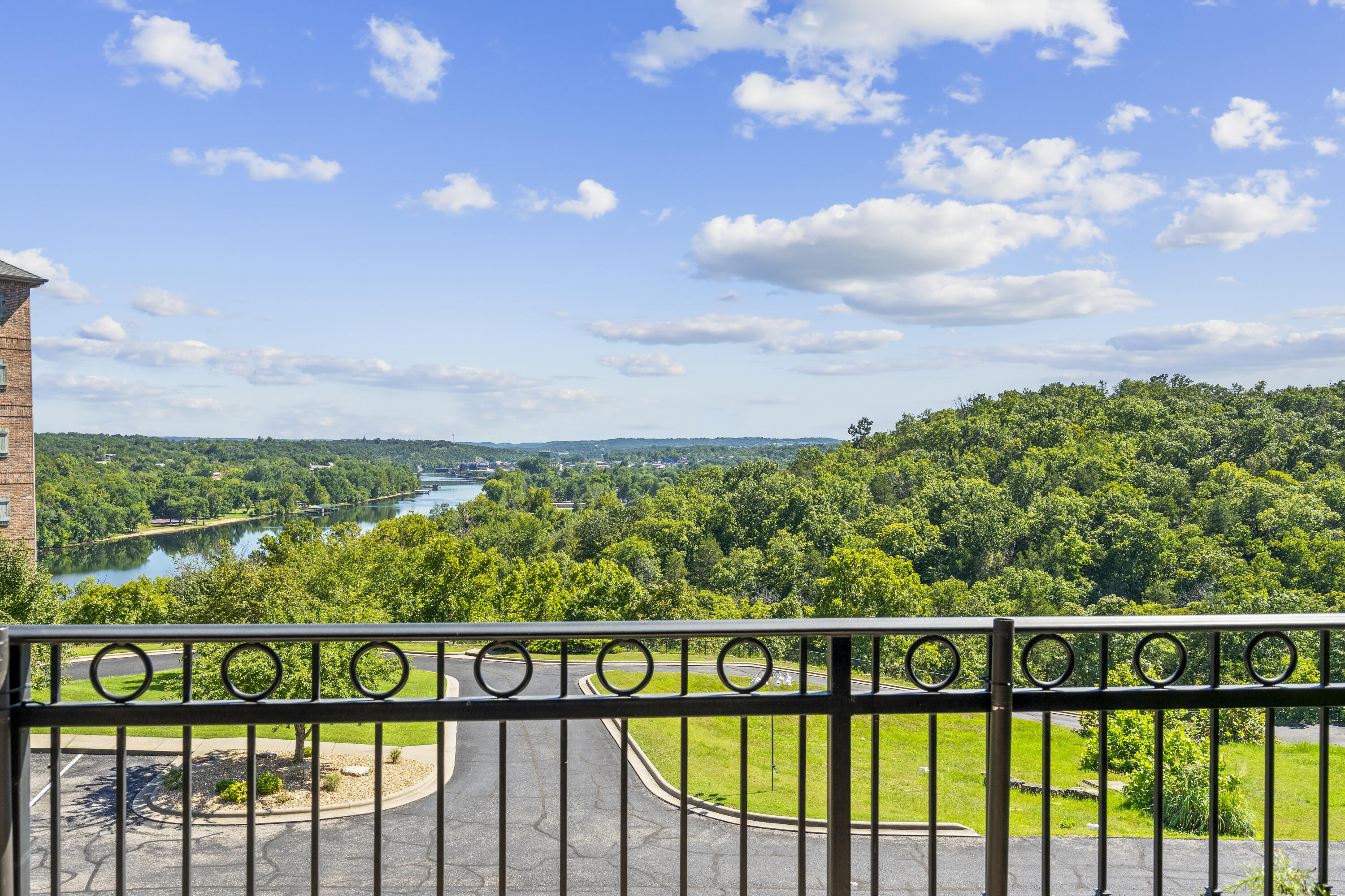 1207 Riverstone Drive, Branson, MO 65616 — photo 2
