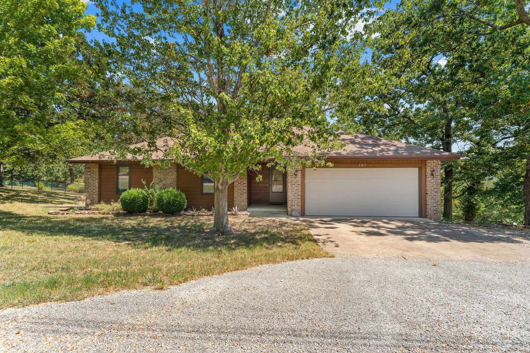 107 Oak Drive — photo