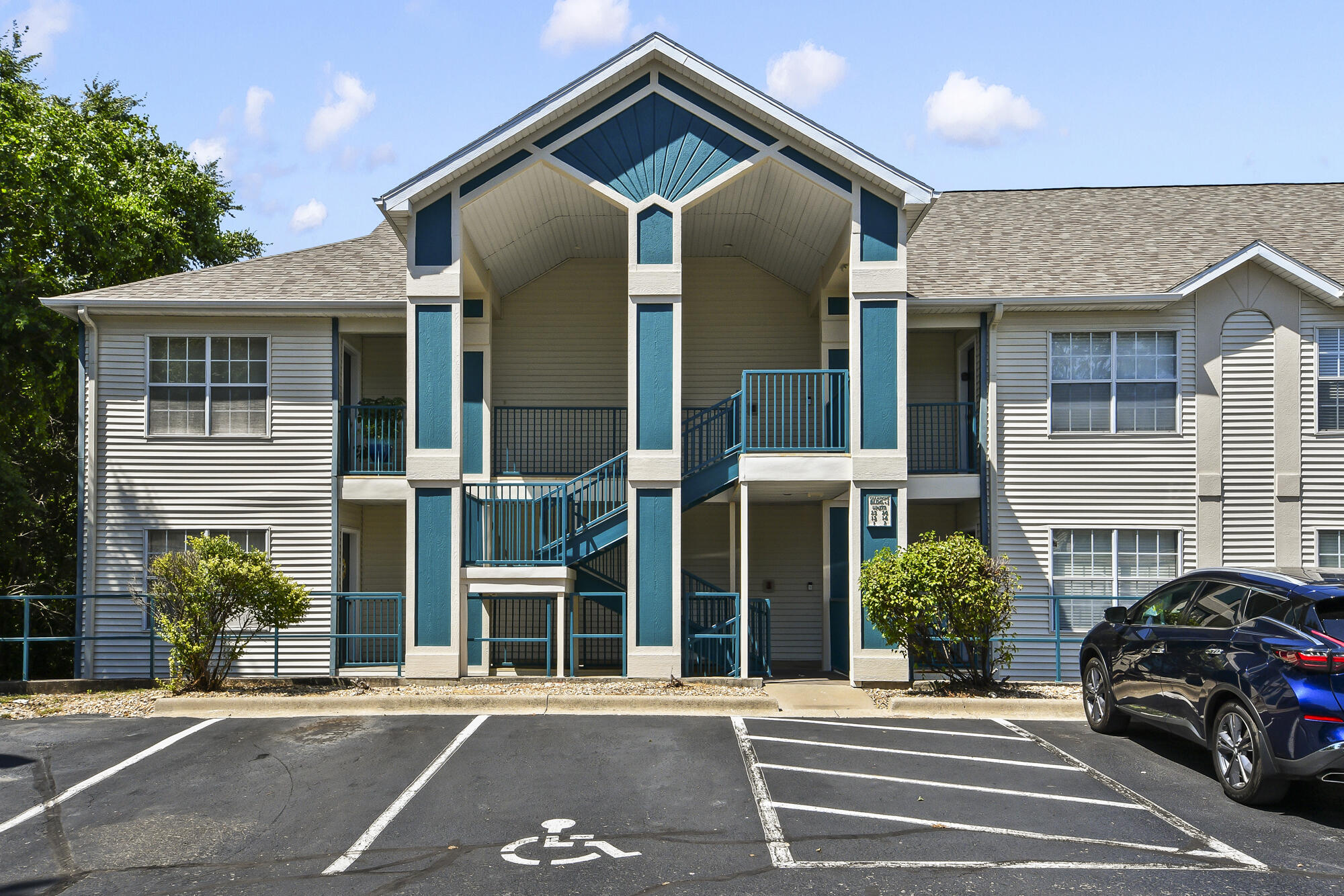 120 Spring Creek Court 2 — photo
