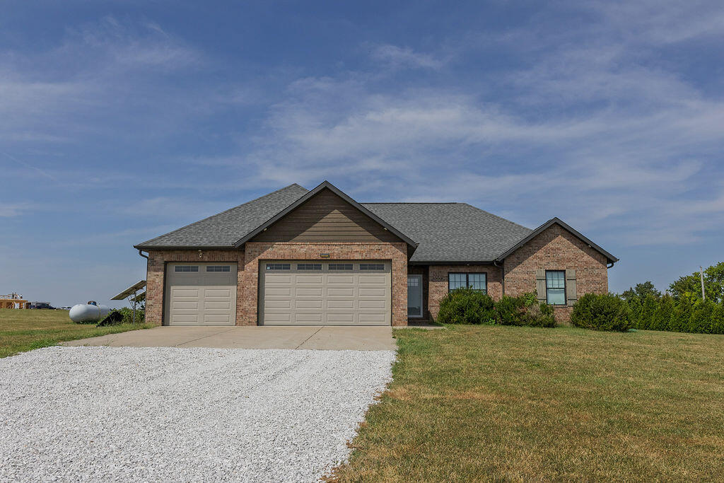 121 Southern Fields Circle — photo