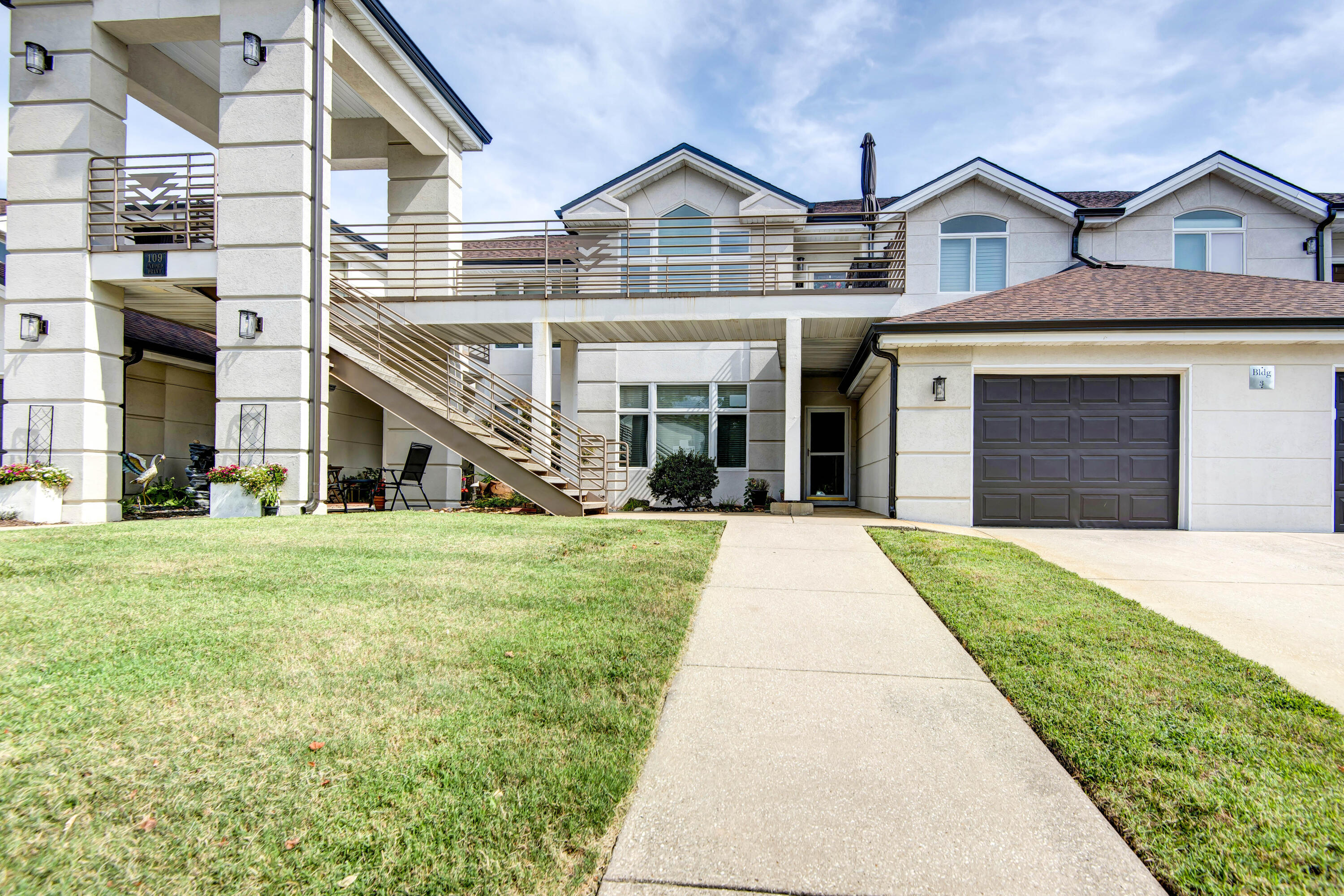 109 Oxford Drive 2 — photo
