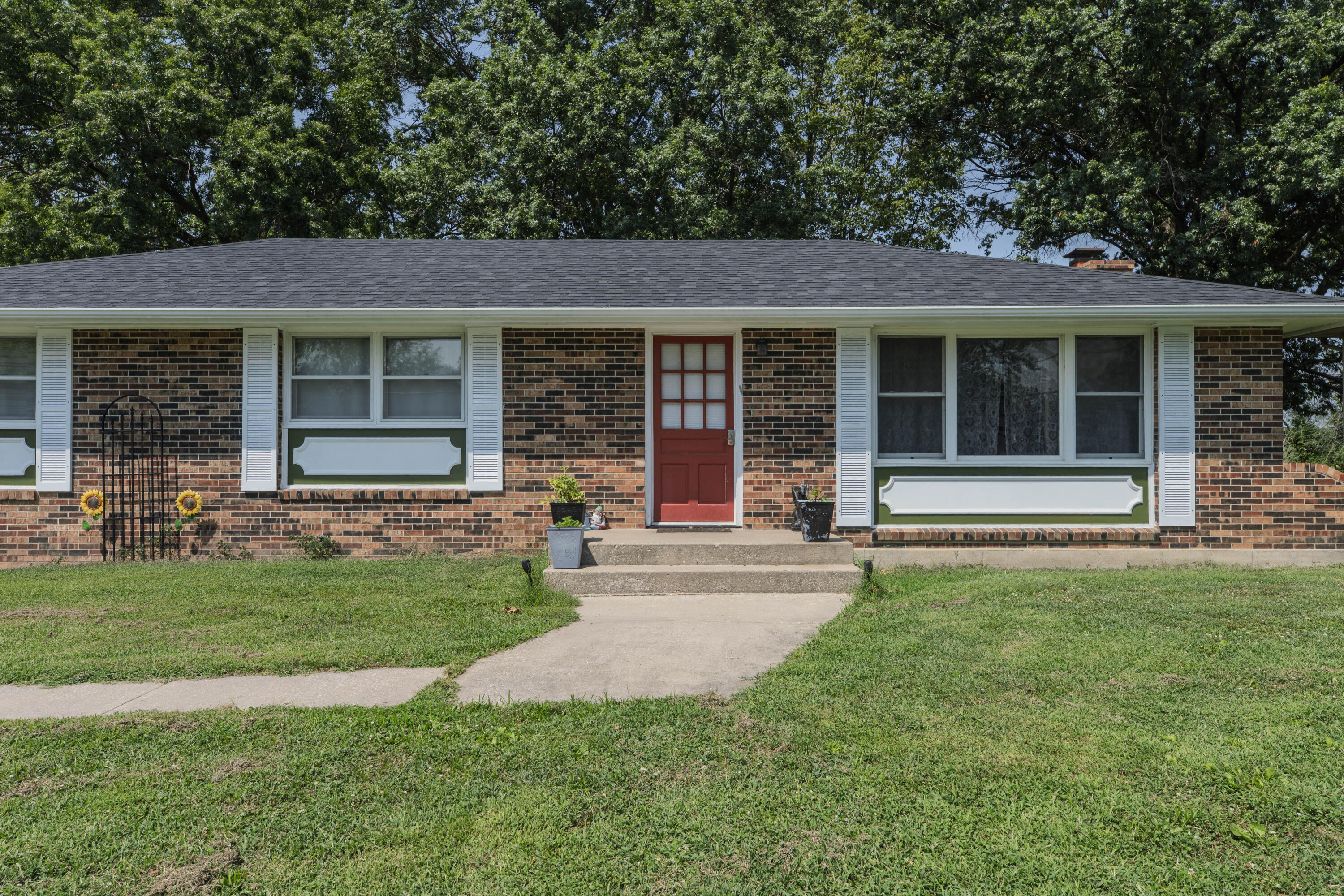 3311 Lake Trenton Drive — photo