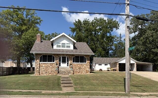 3347 N Grant Avenue — photo
