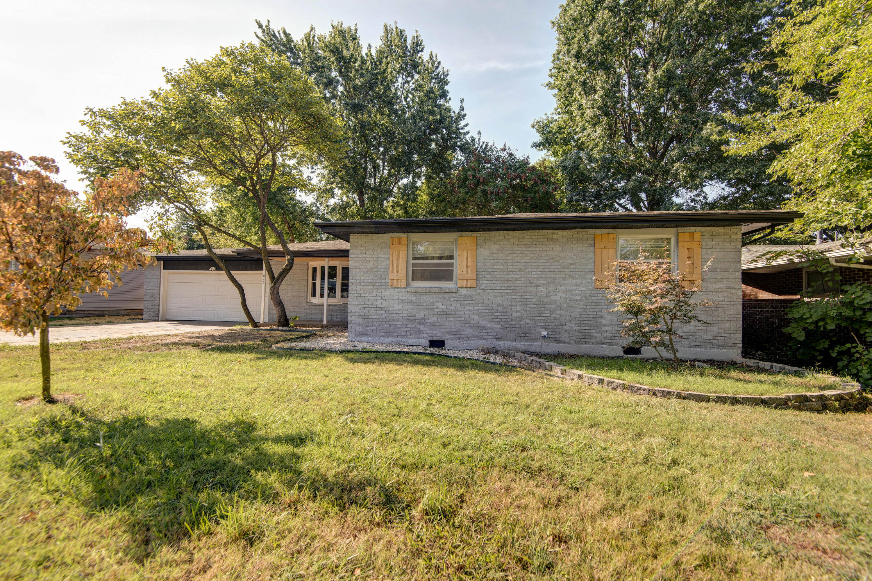 1020 E Edgewood Street — photo