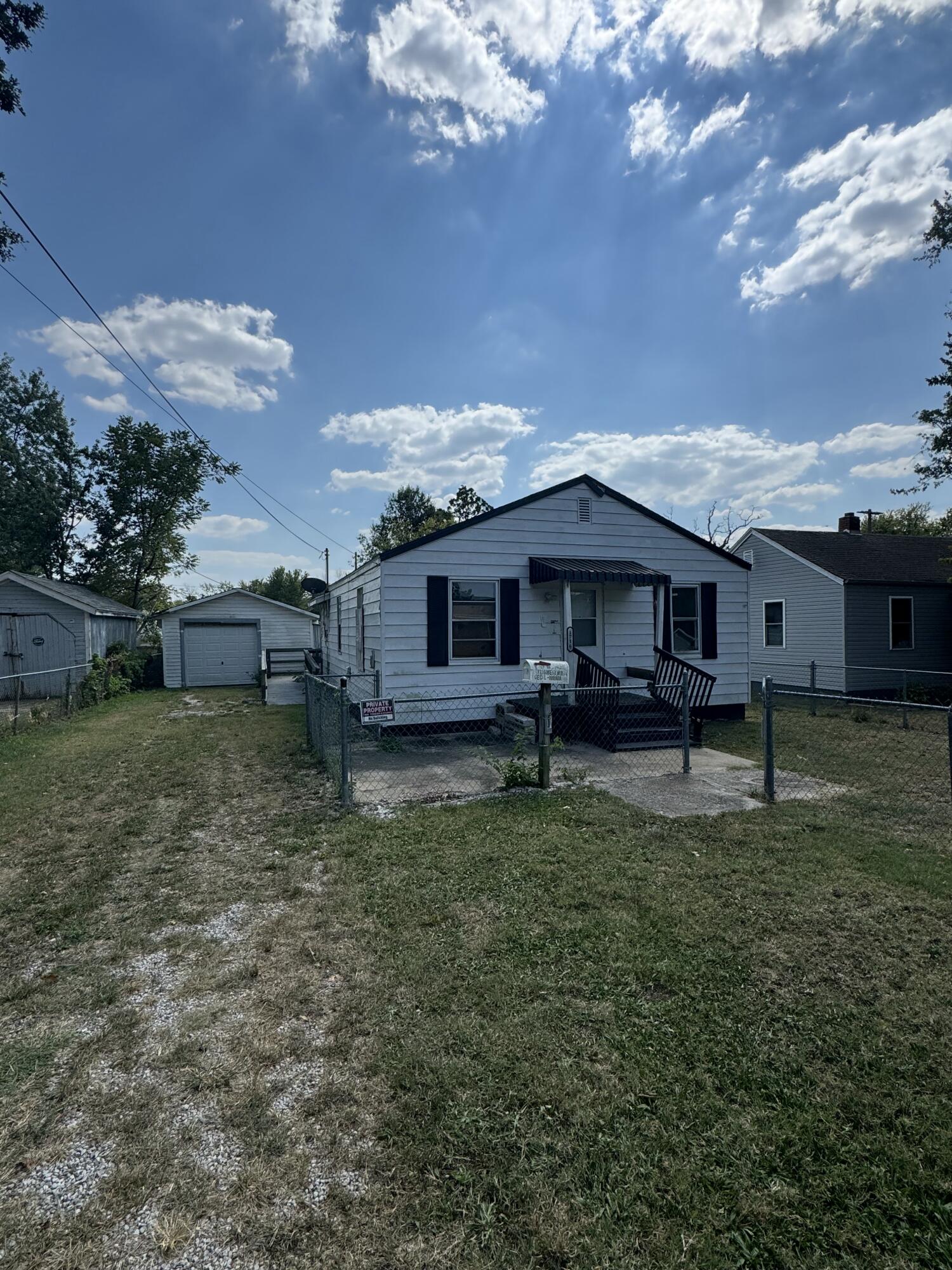 1716 W Hovey Street — photo