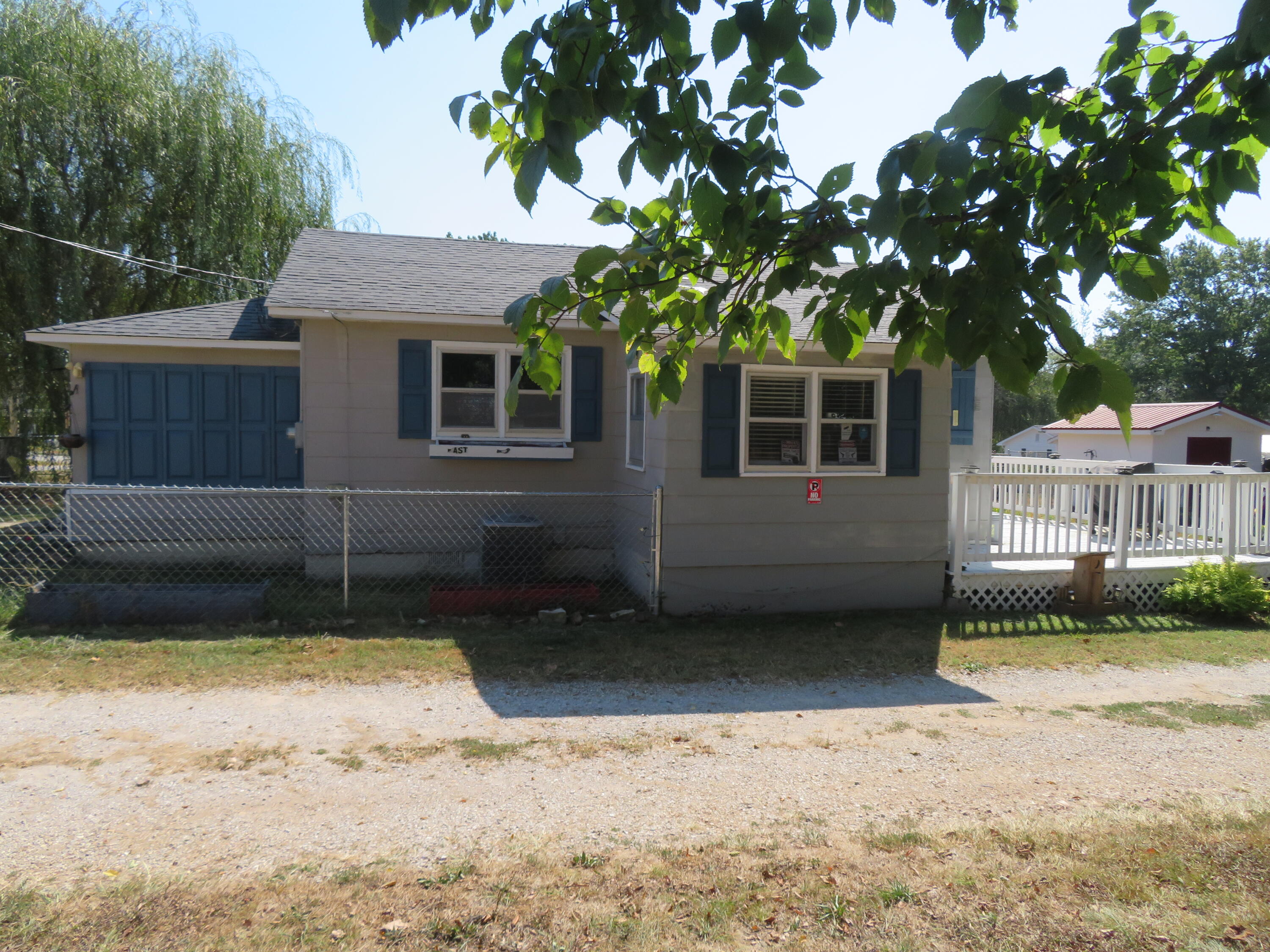 200 E Lee Street — photo