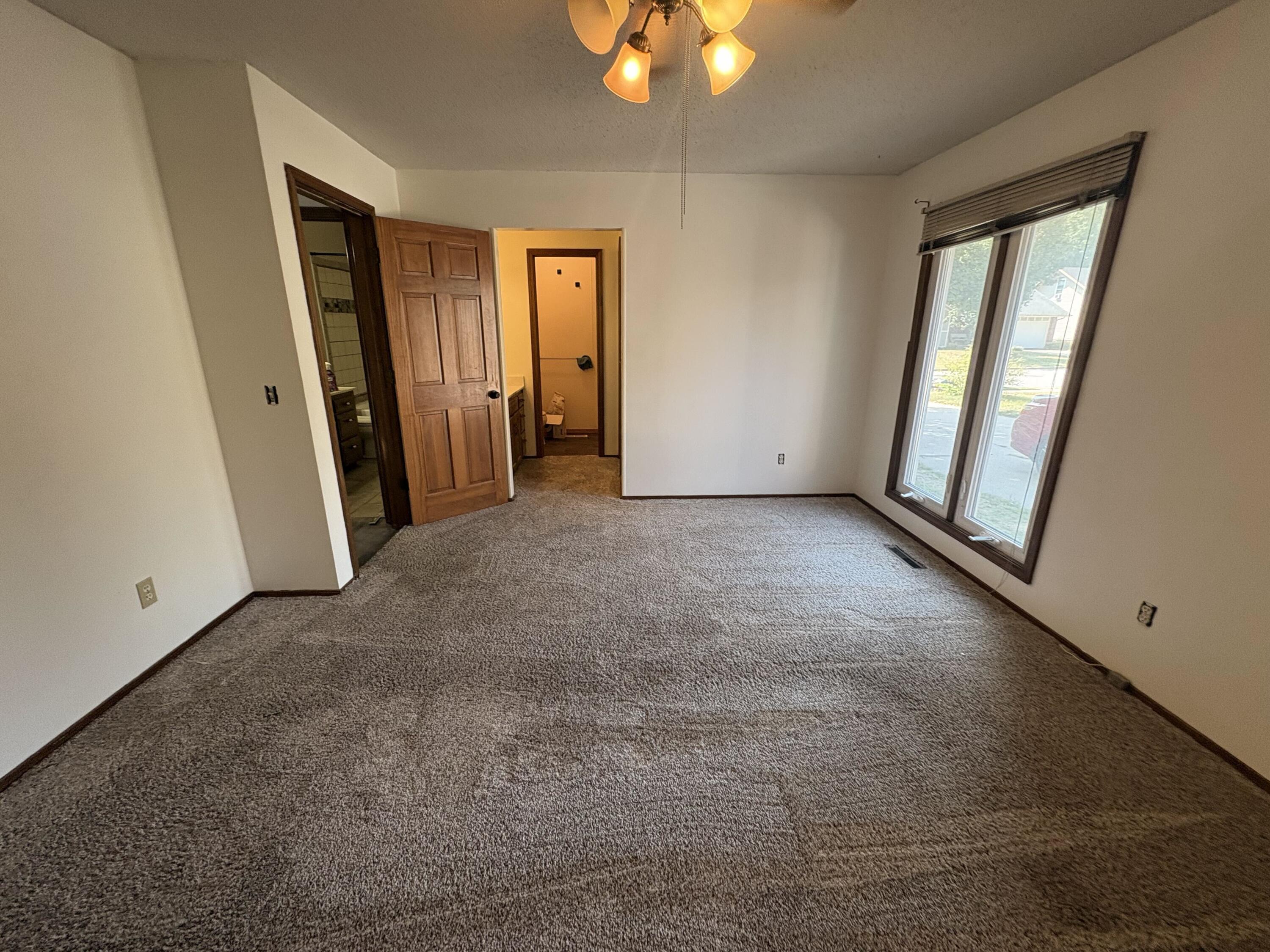 1327 W Riverside Street, Springfield, MO 65807 — photo 3