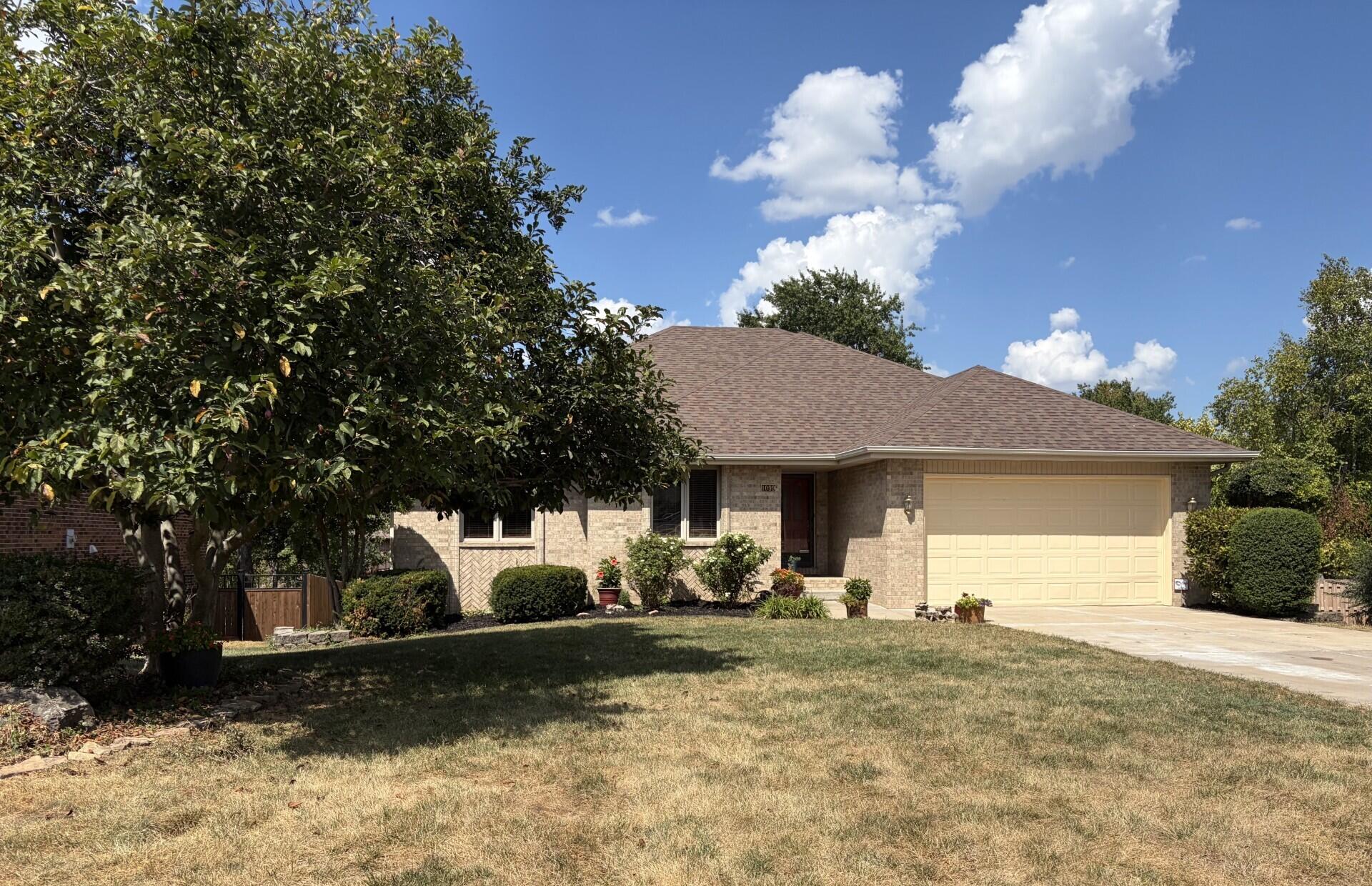 1099 E Nottingham Lane — photo