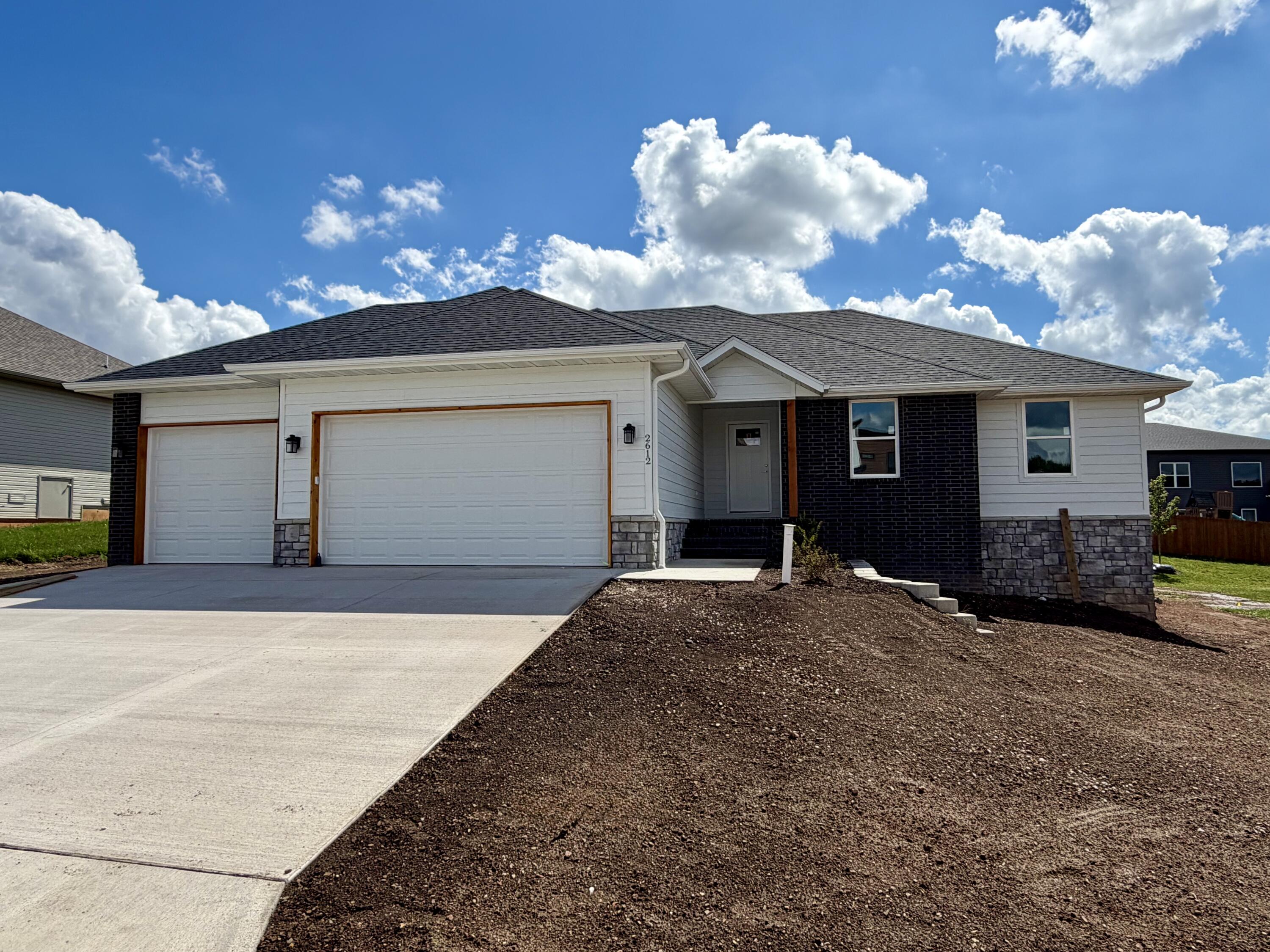2612 W Pigeon Drive — photo