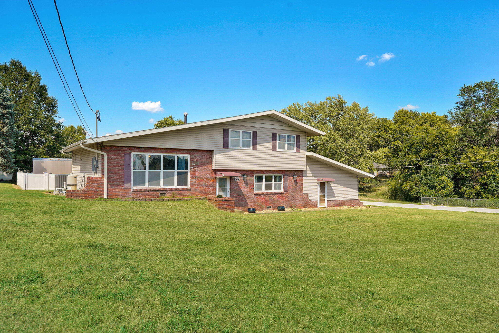 1757 E Mcclernon Street, Springfield, MO 65803 — photo 3