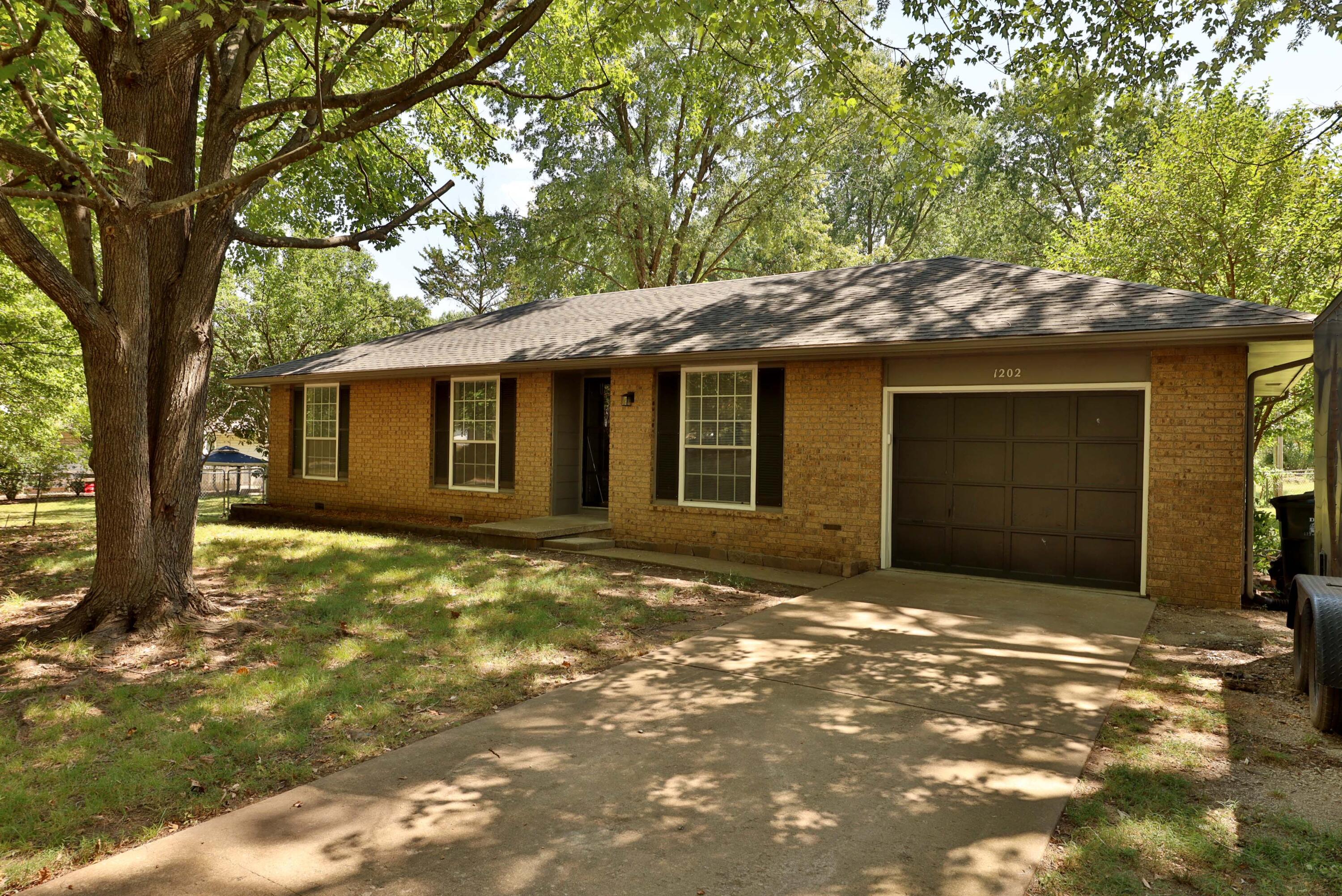 1202 E Wildwood Street — photo