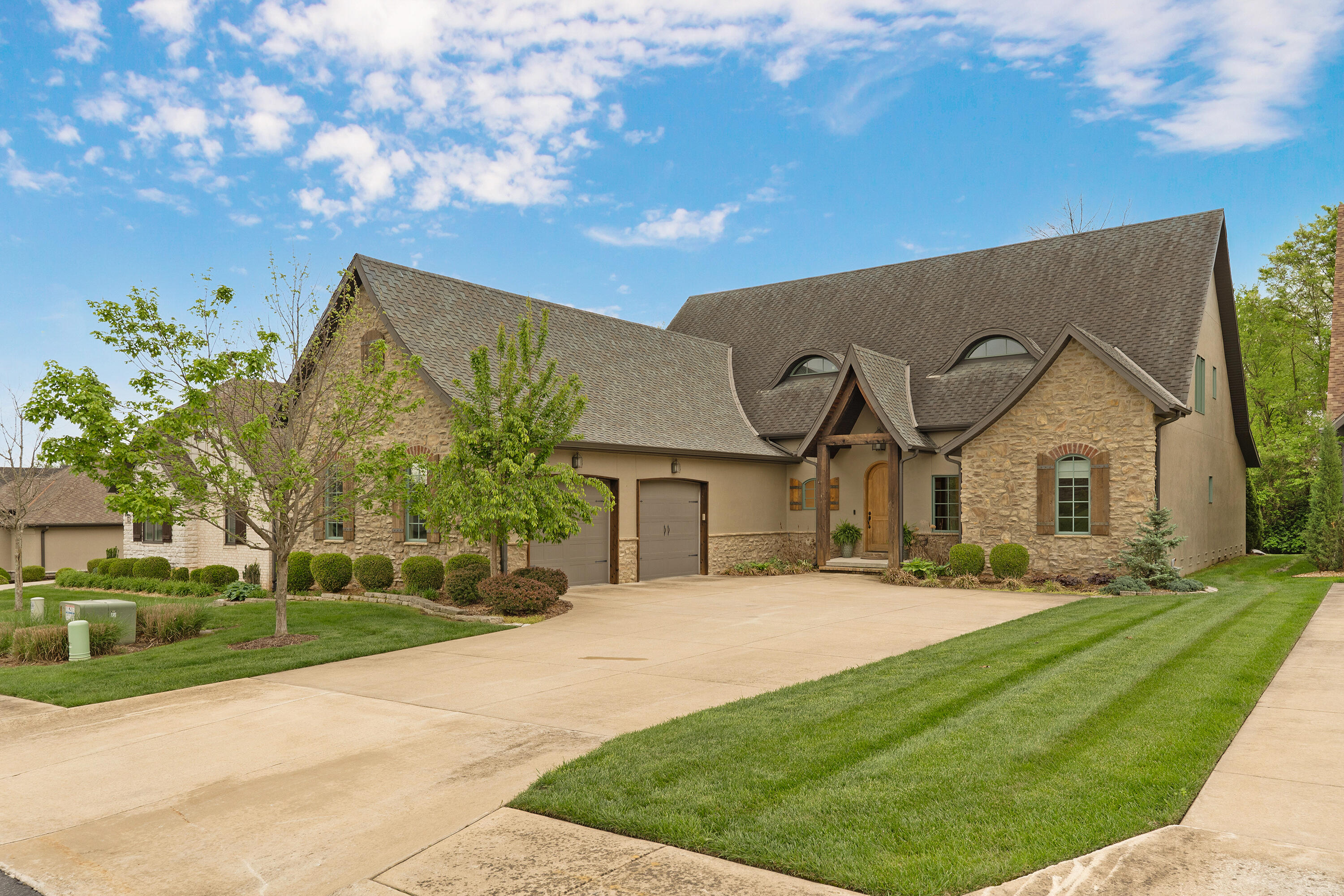 3810 E Cherry Street Unit 18, Springfield, MO 65809 — photo 2