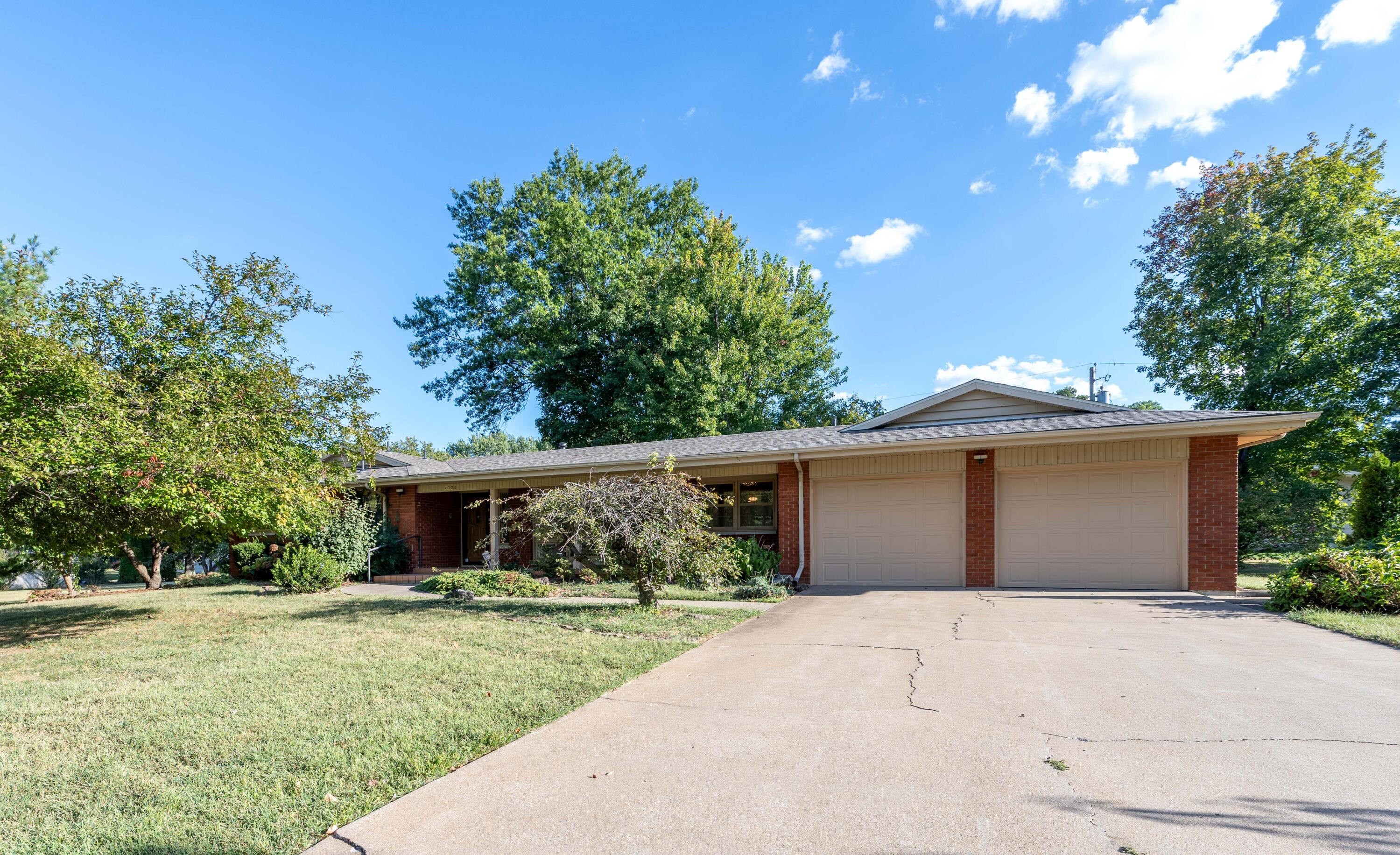 4008 W Grimes Street — photo