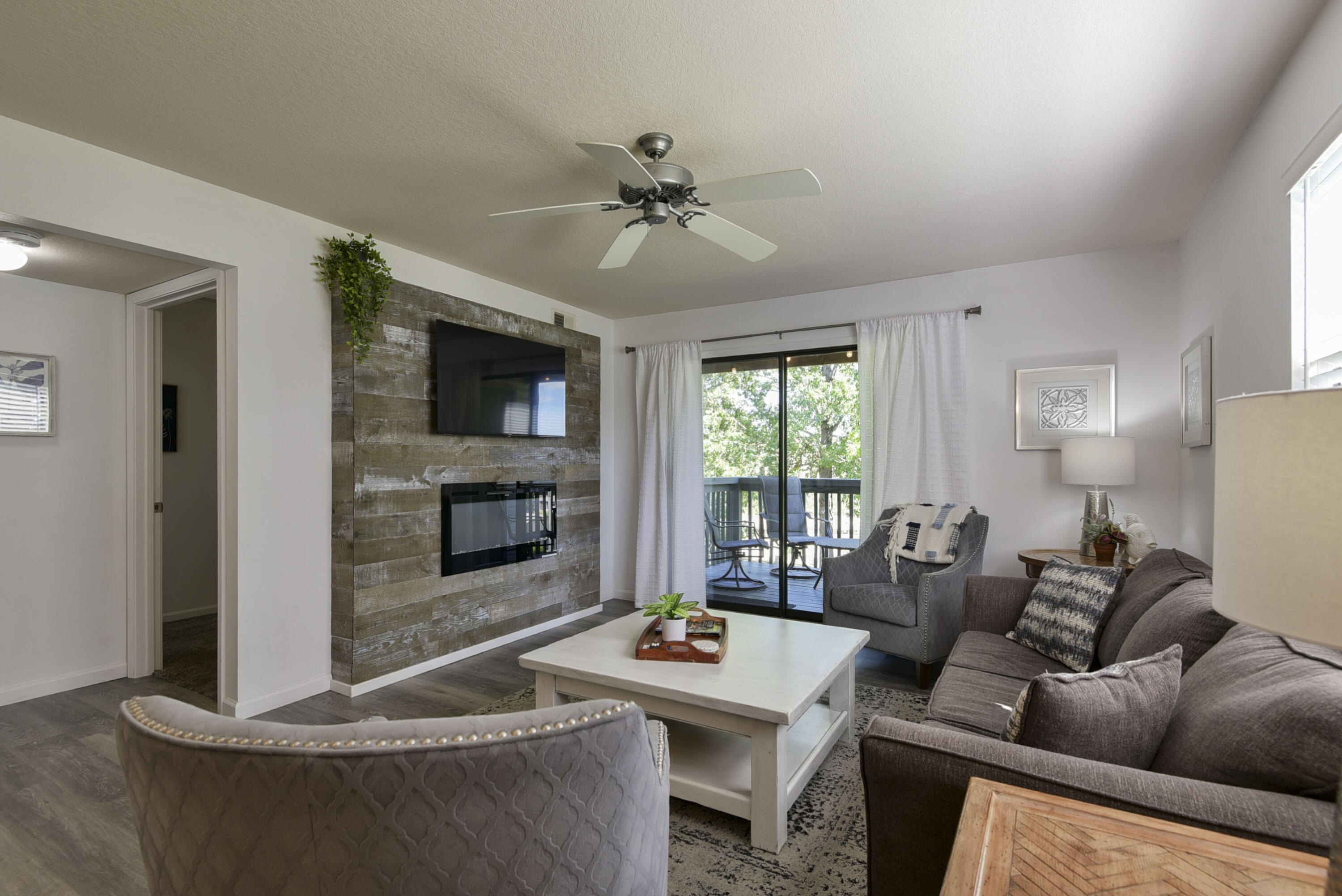 186 Bunker Ridge Drive Apt 8 — photo