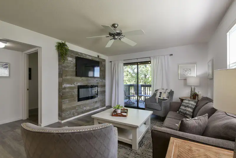 186 Bunker Ridge Drive Apt 8 — photo