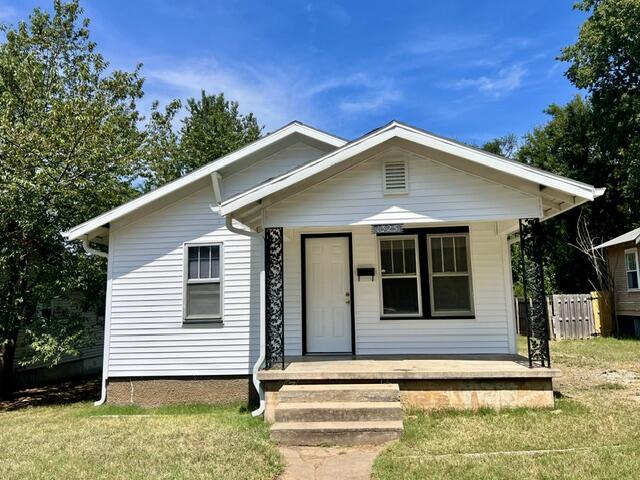 1325 W Elm Street — photo